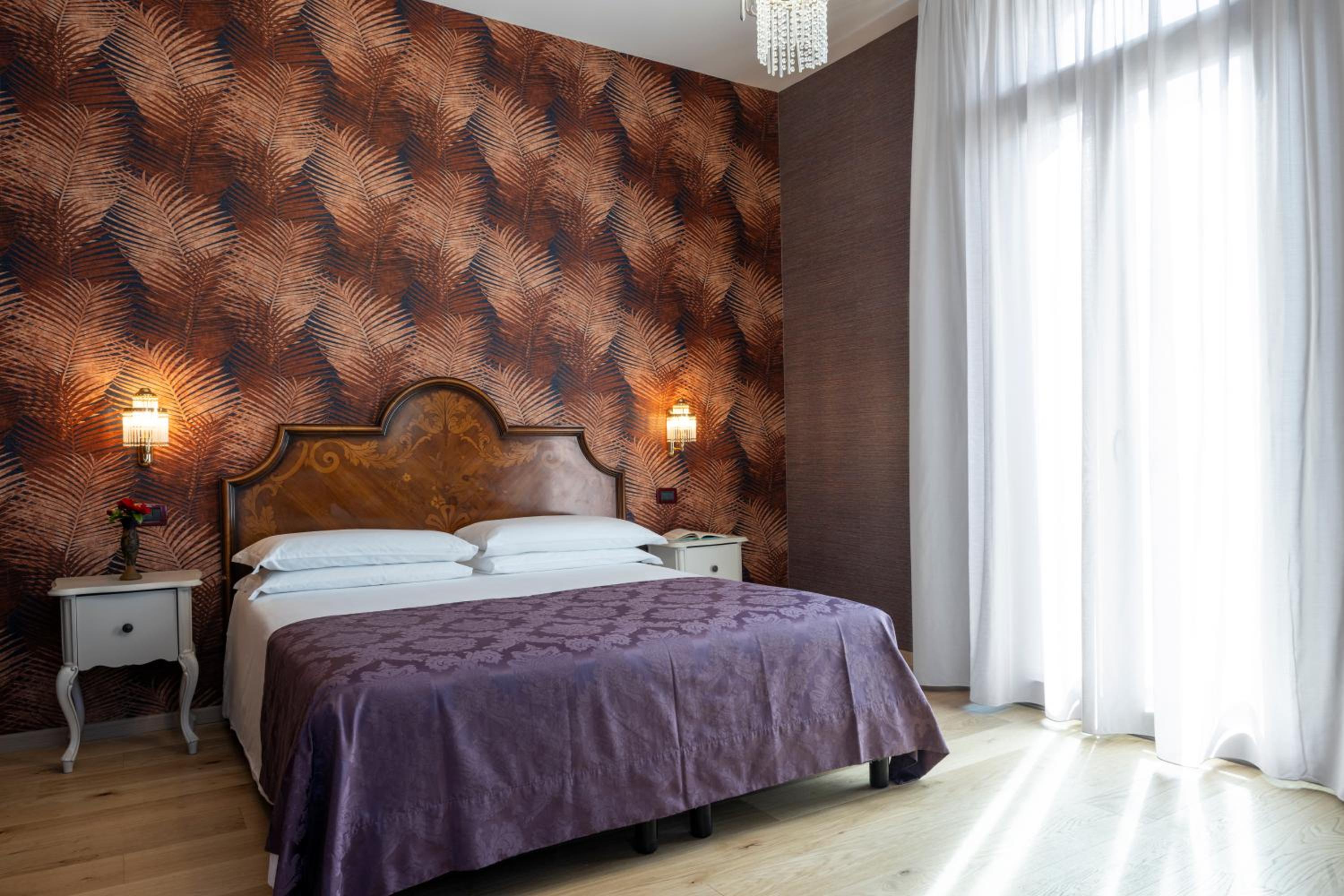 Standard Double Room - Photo 14