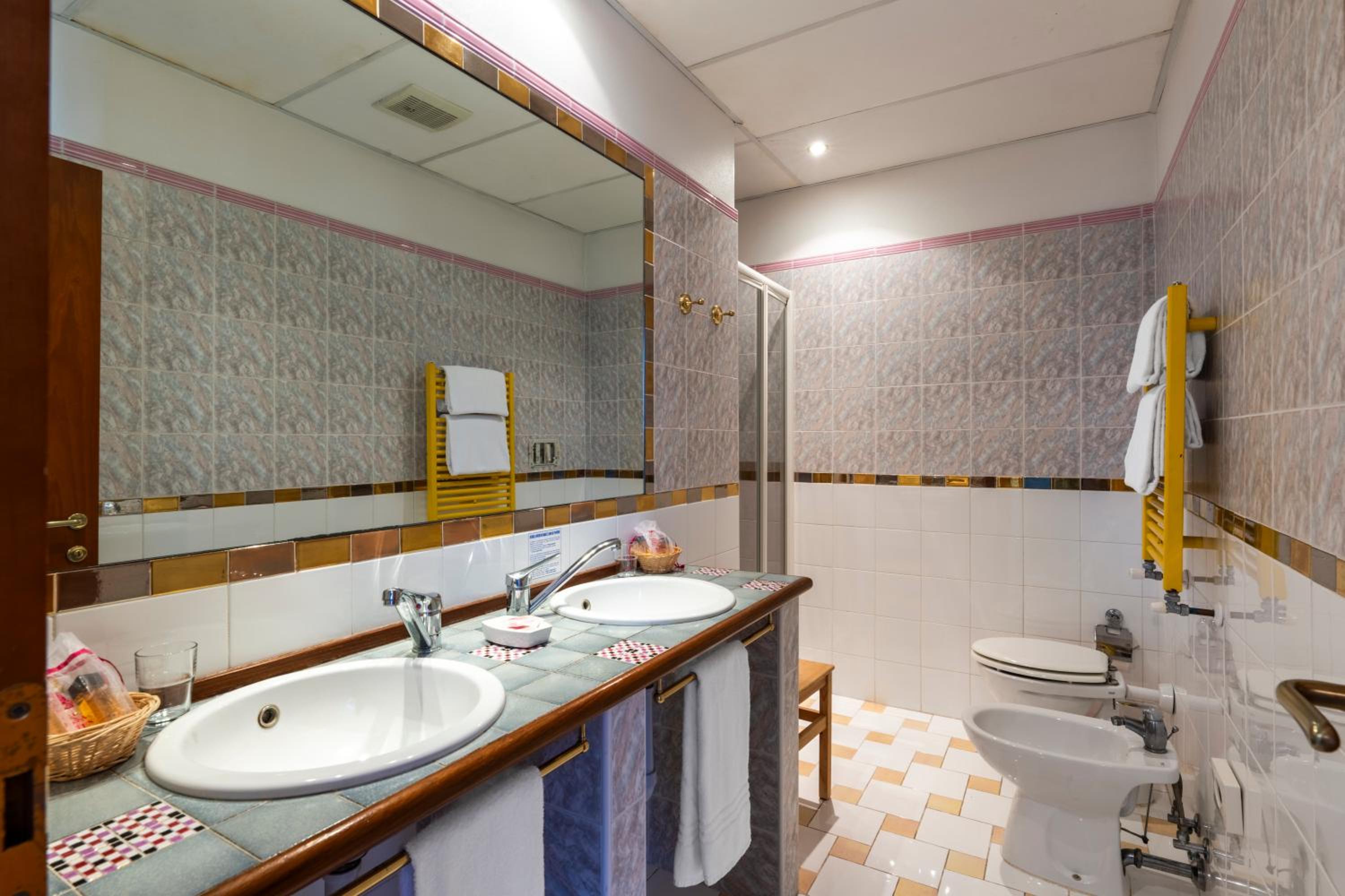 Triple Room - Photo 10