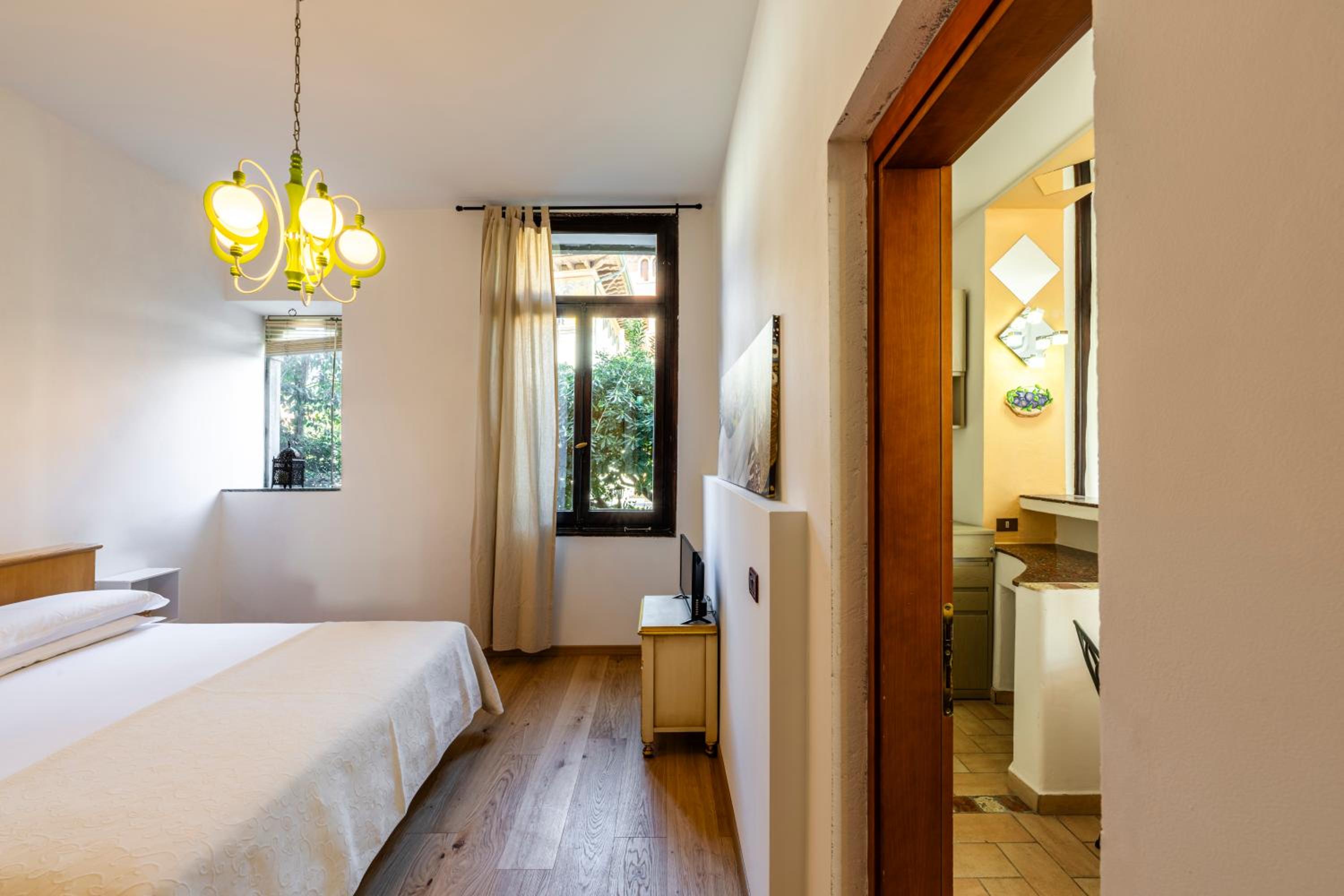 Two-Bedroom Apartment - Photo 9