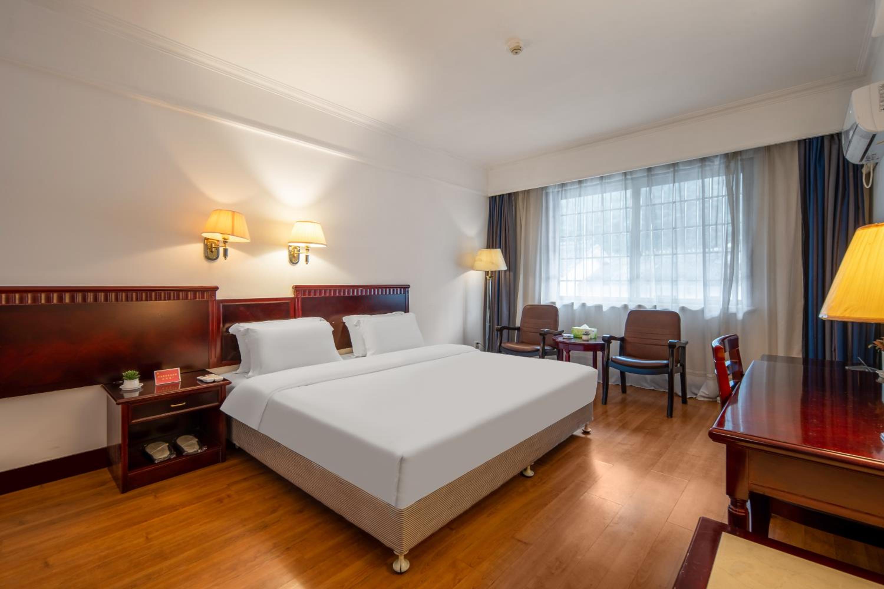 Queen Room