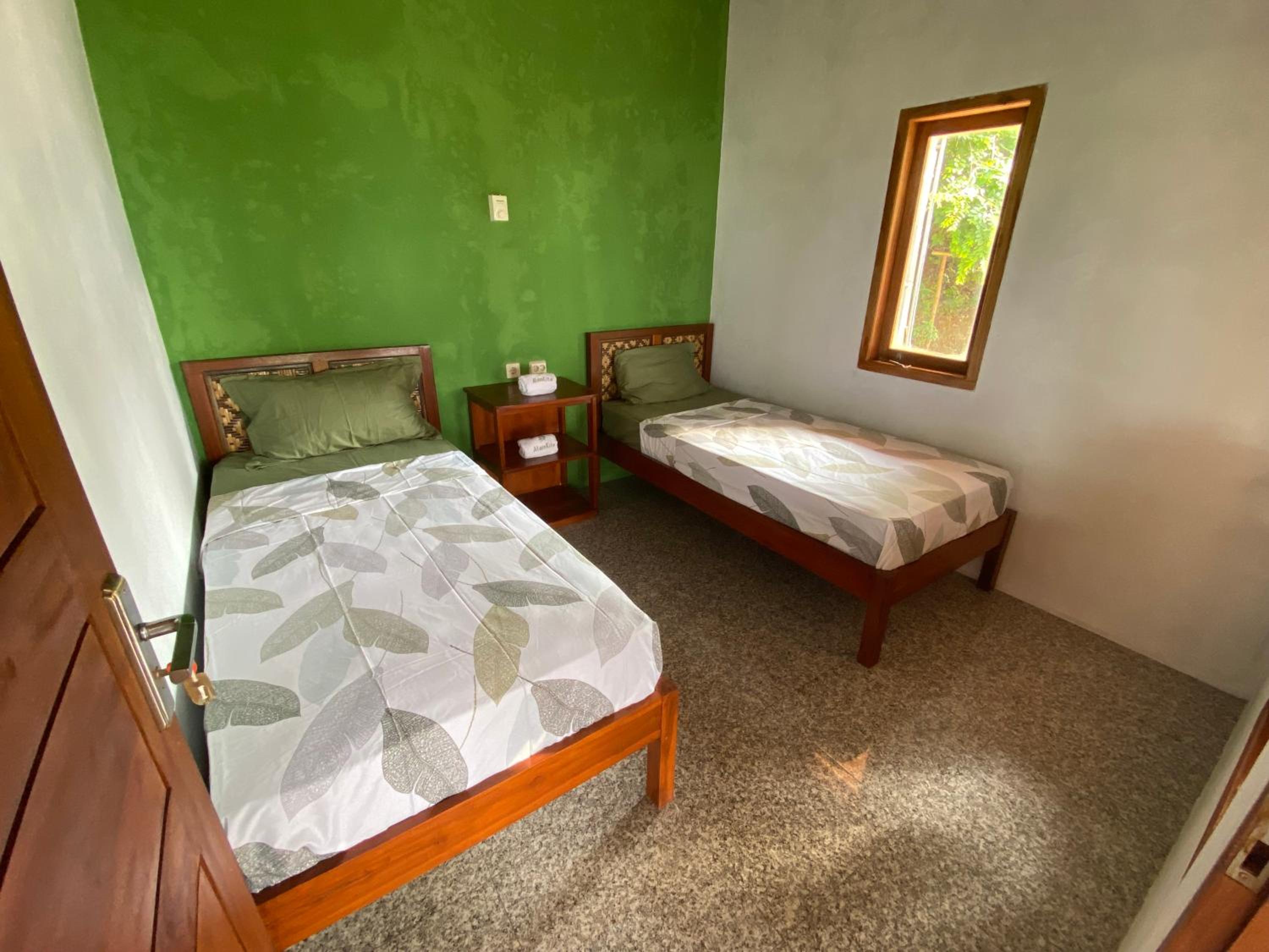 Twin Room with Shared Bathroom