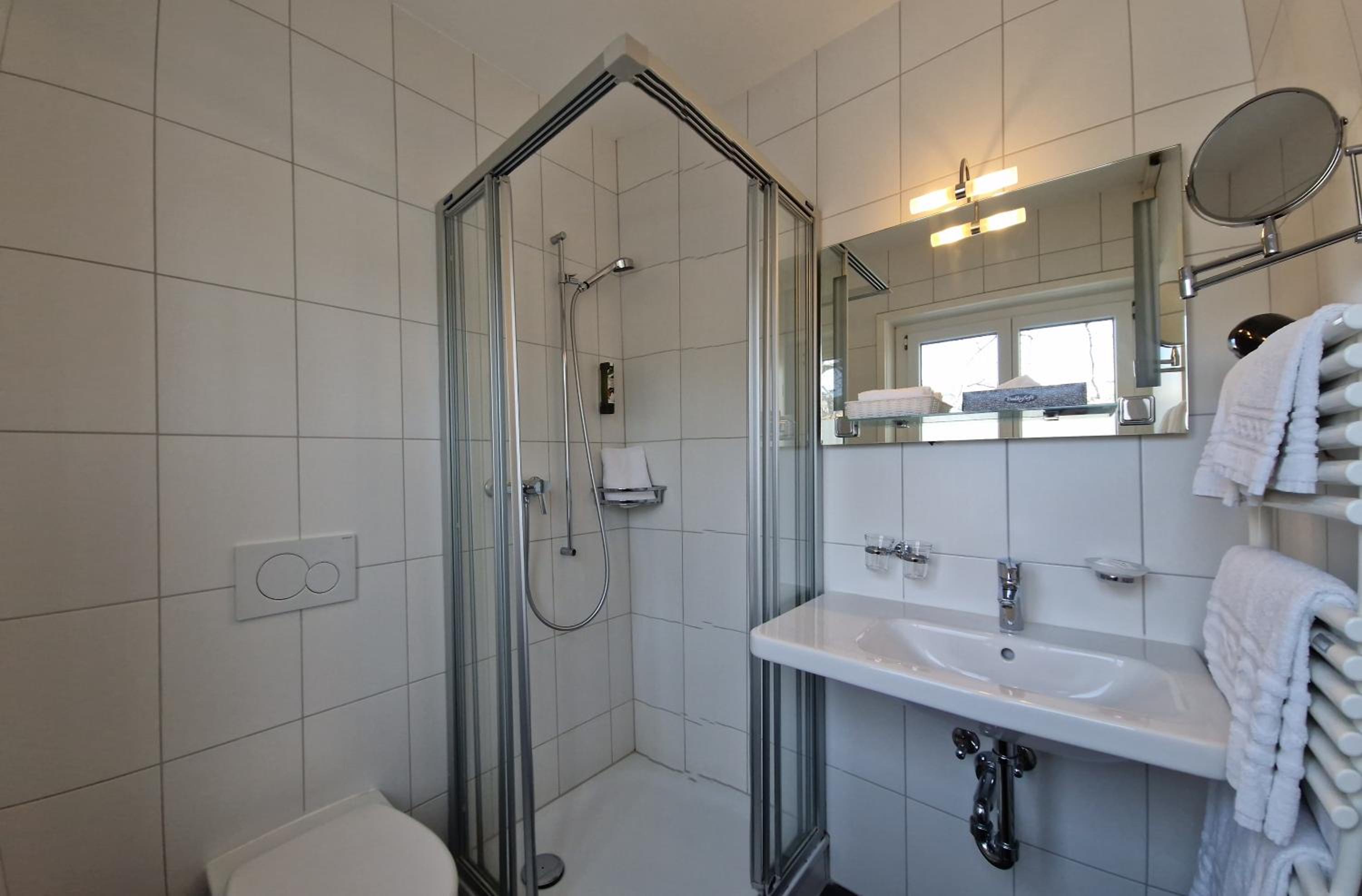 Queen Comfort - City side - Photo 3