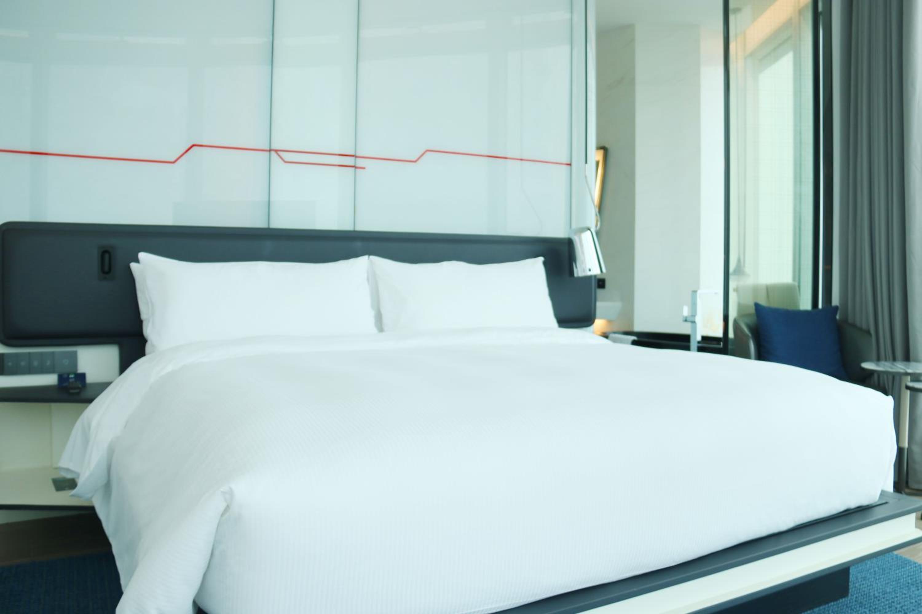 King Guest Room - Photo 2