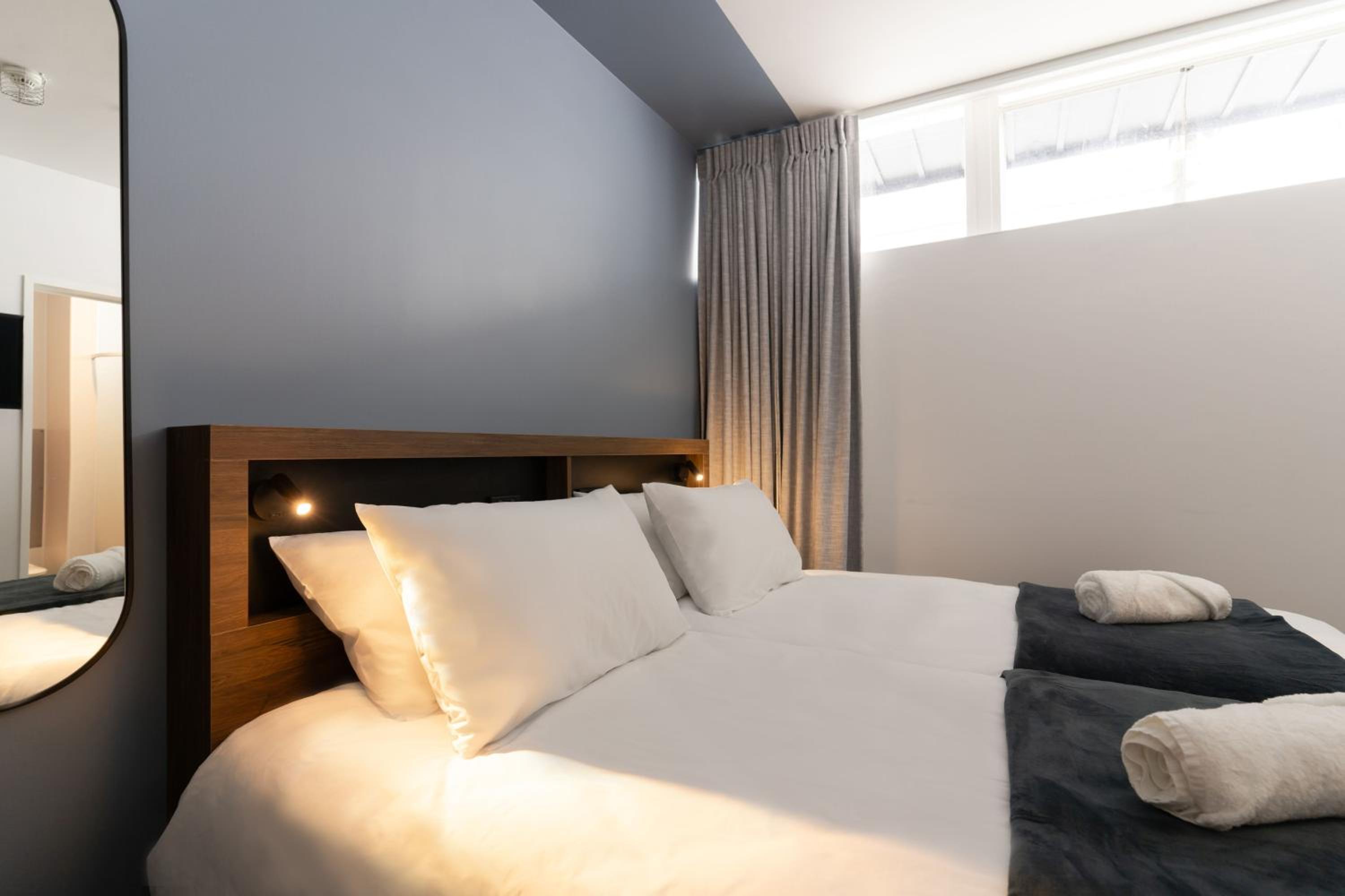 Twin Room - Photo 2