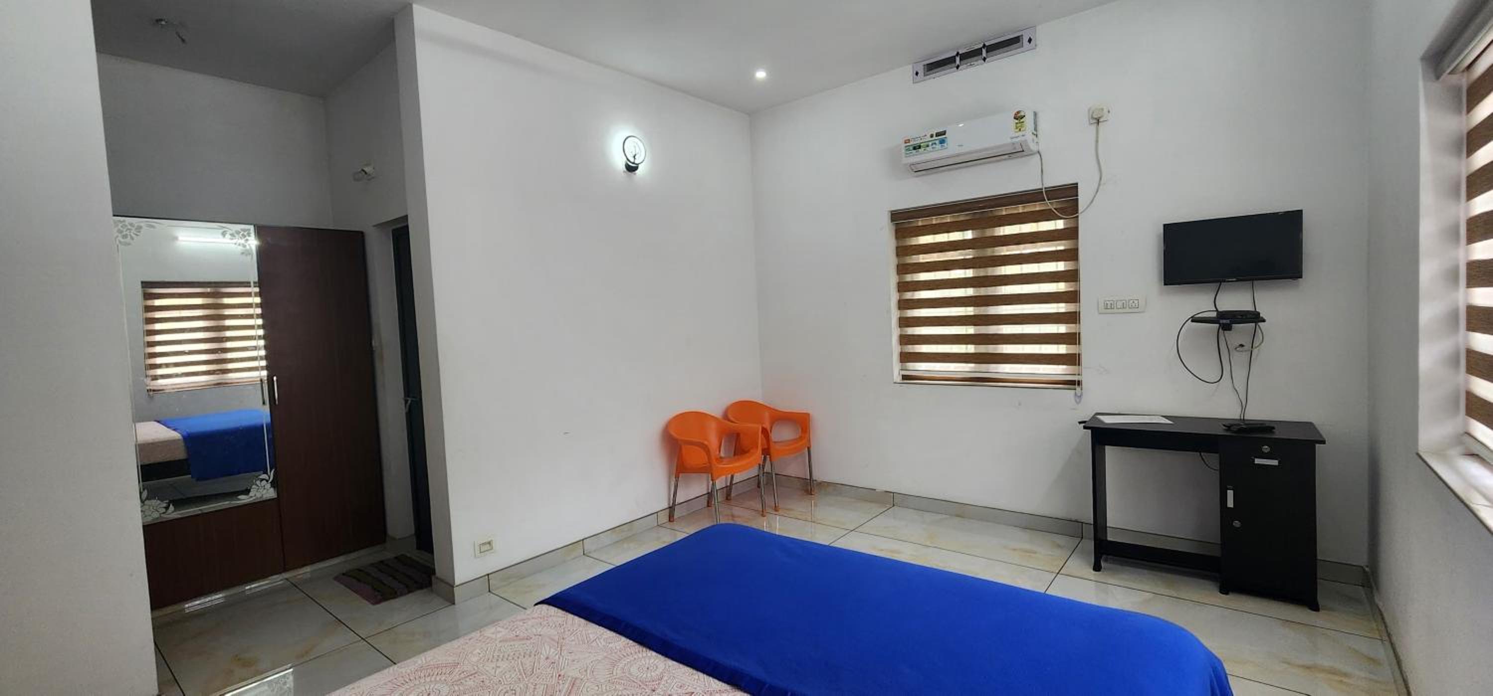 Deluxe Double Room (2 Adults + 1 Child) photo 1