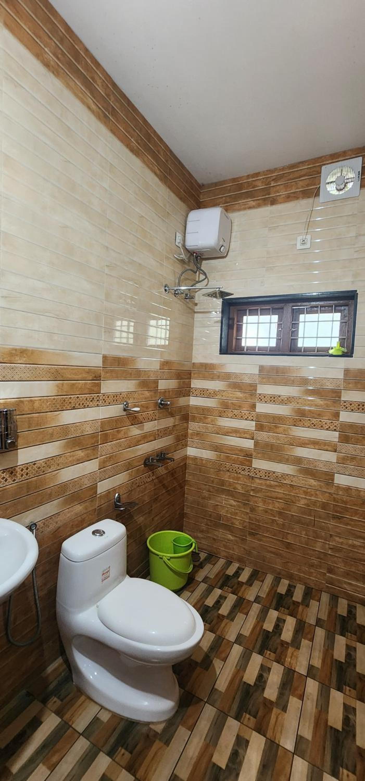 Deluxe Double Room (2 Adults + 1 Child) photo 3