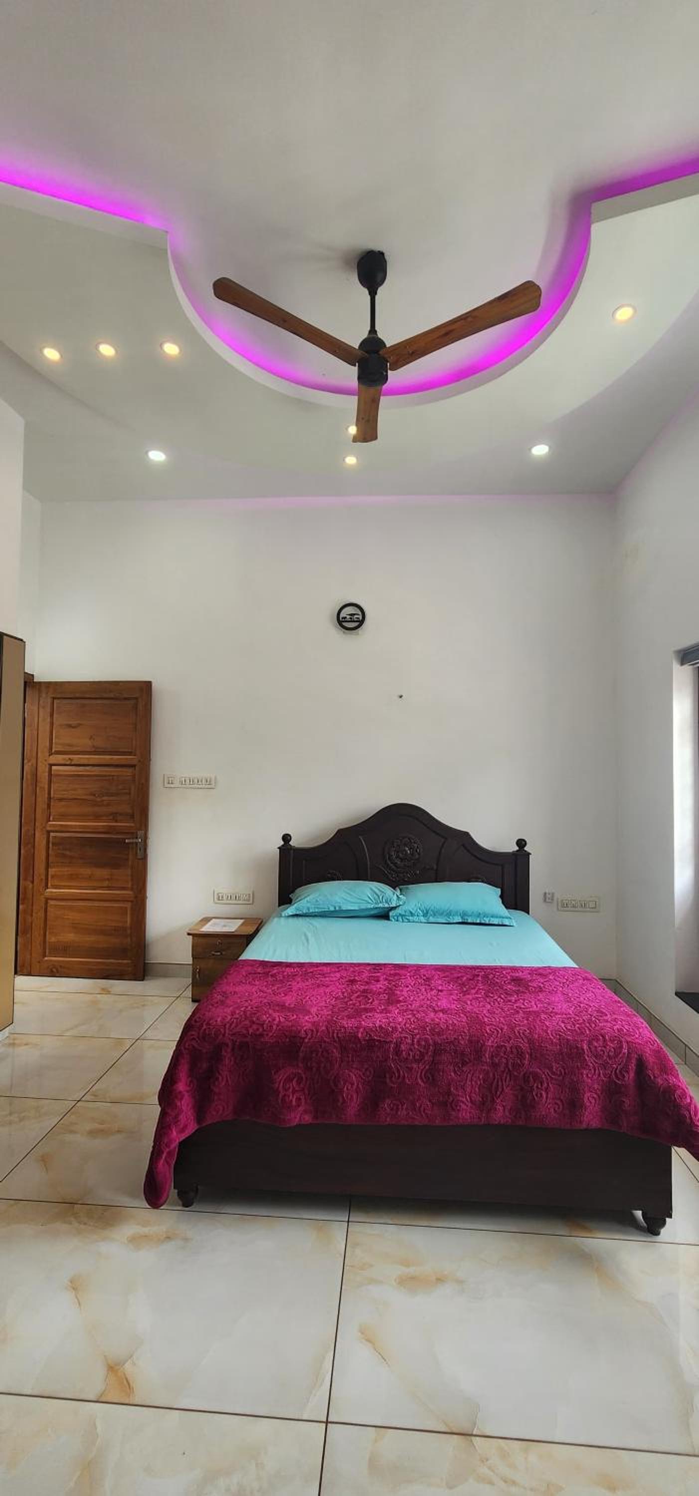 Deluxe Double Room (2 Adults + 1 Child) photo 3