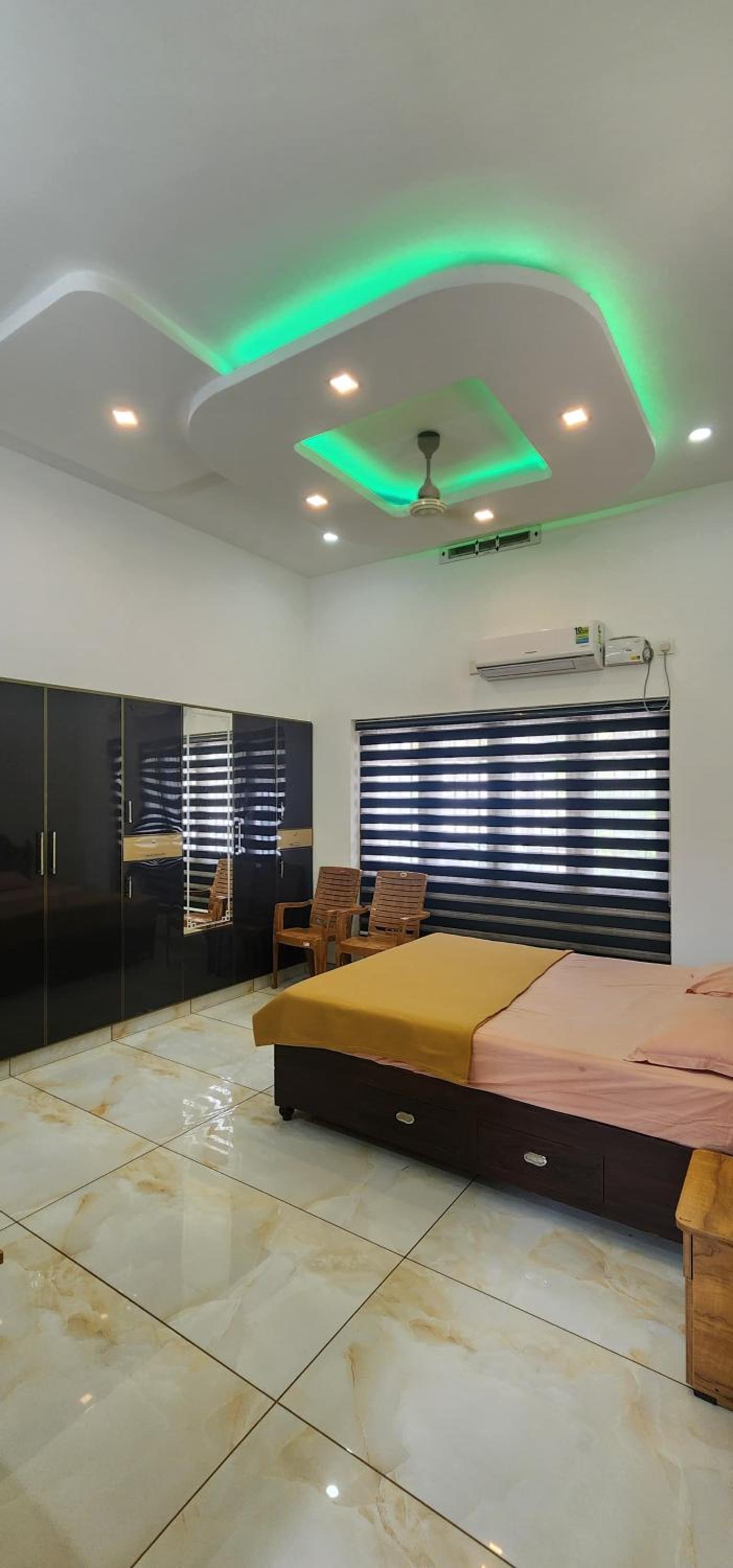 Deluxe Double Room (2 Adults + 1 Child) photo 2