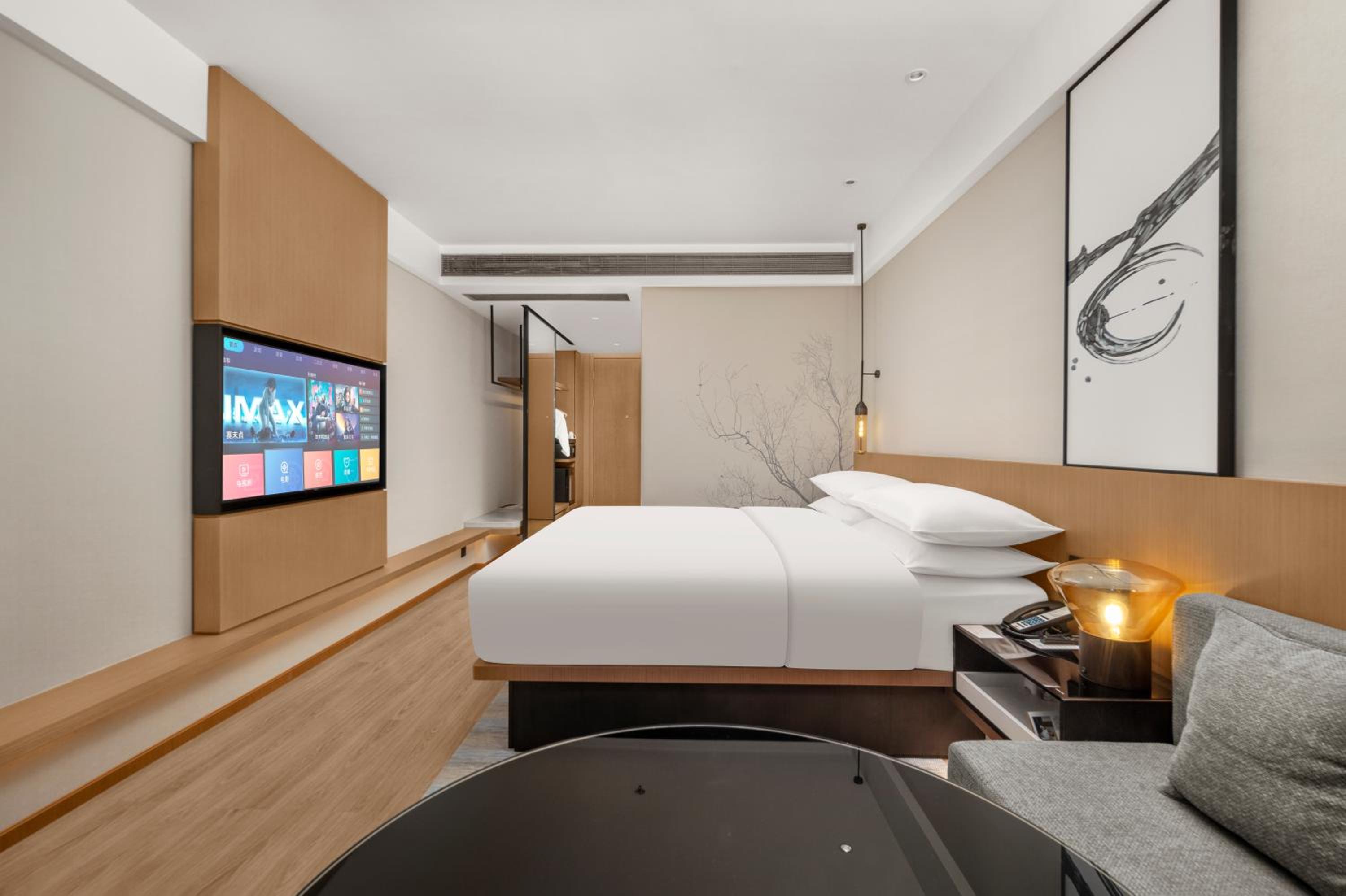 Standard King Room with Mountain View photo 1