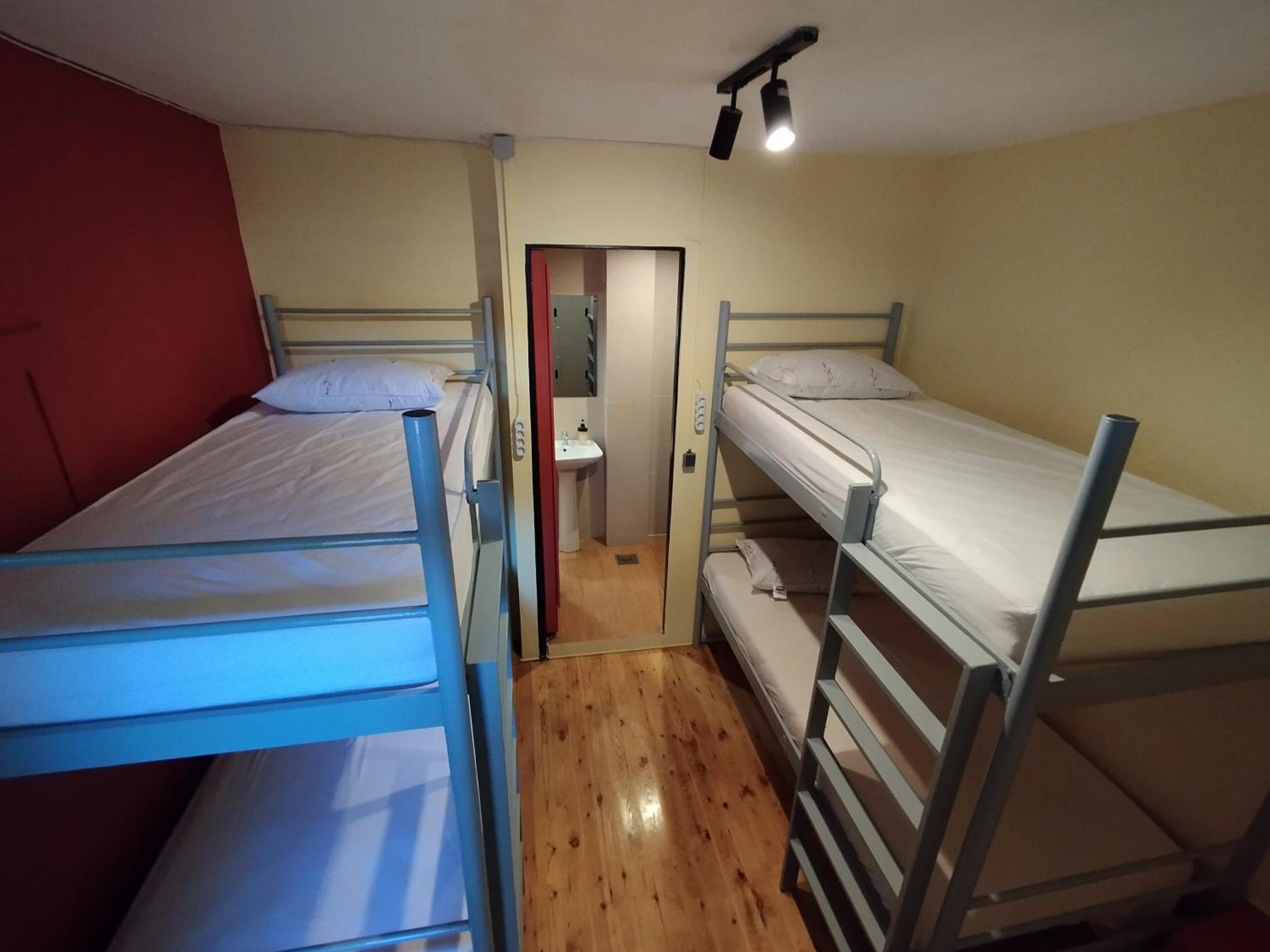 Bed in 4-Bed Mixed Dormitory Room