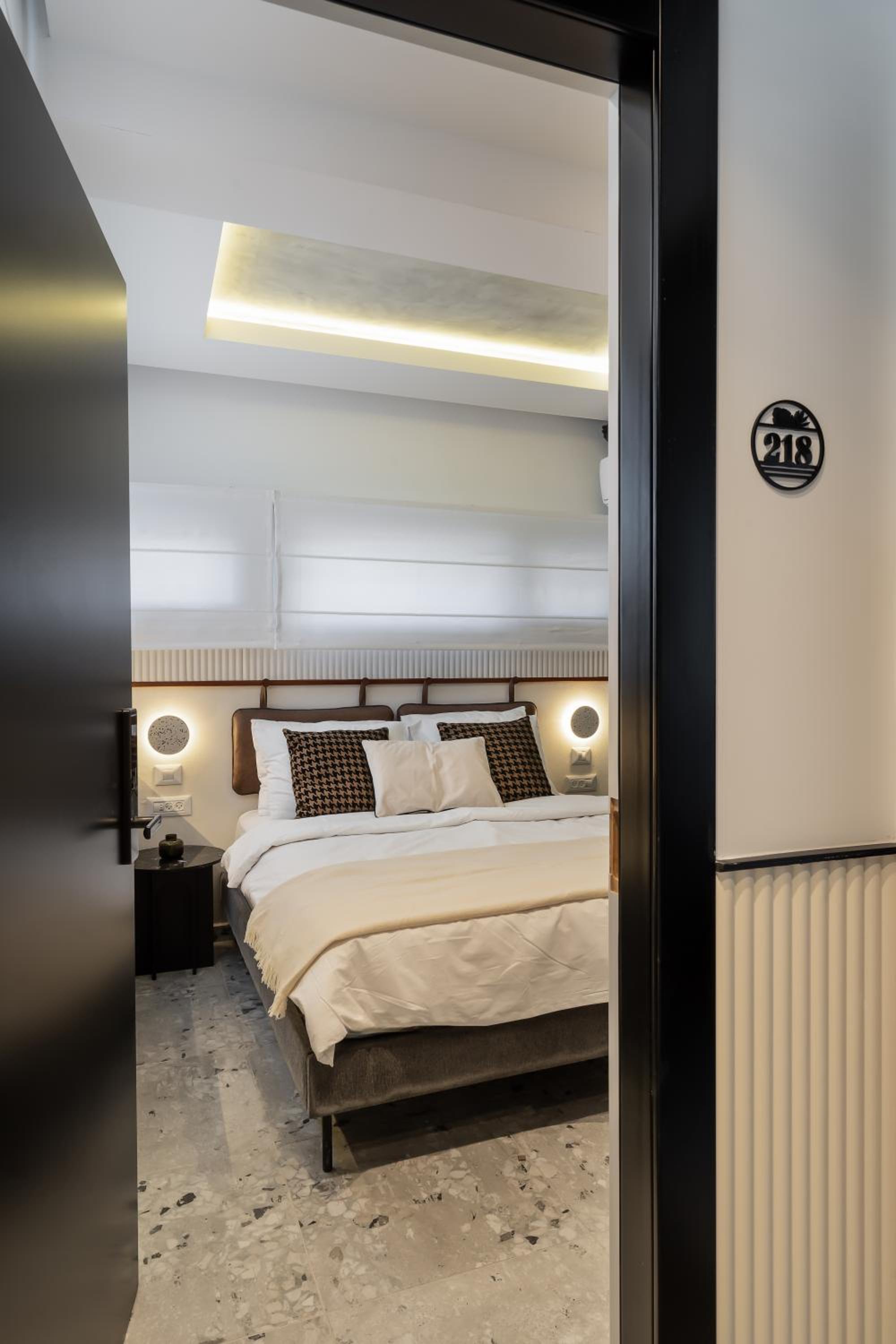 Standard Double Room - Photo 2