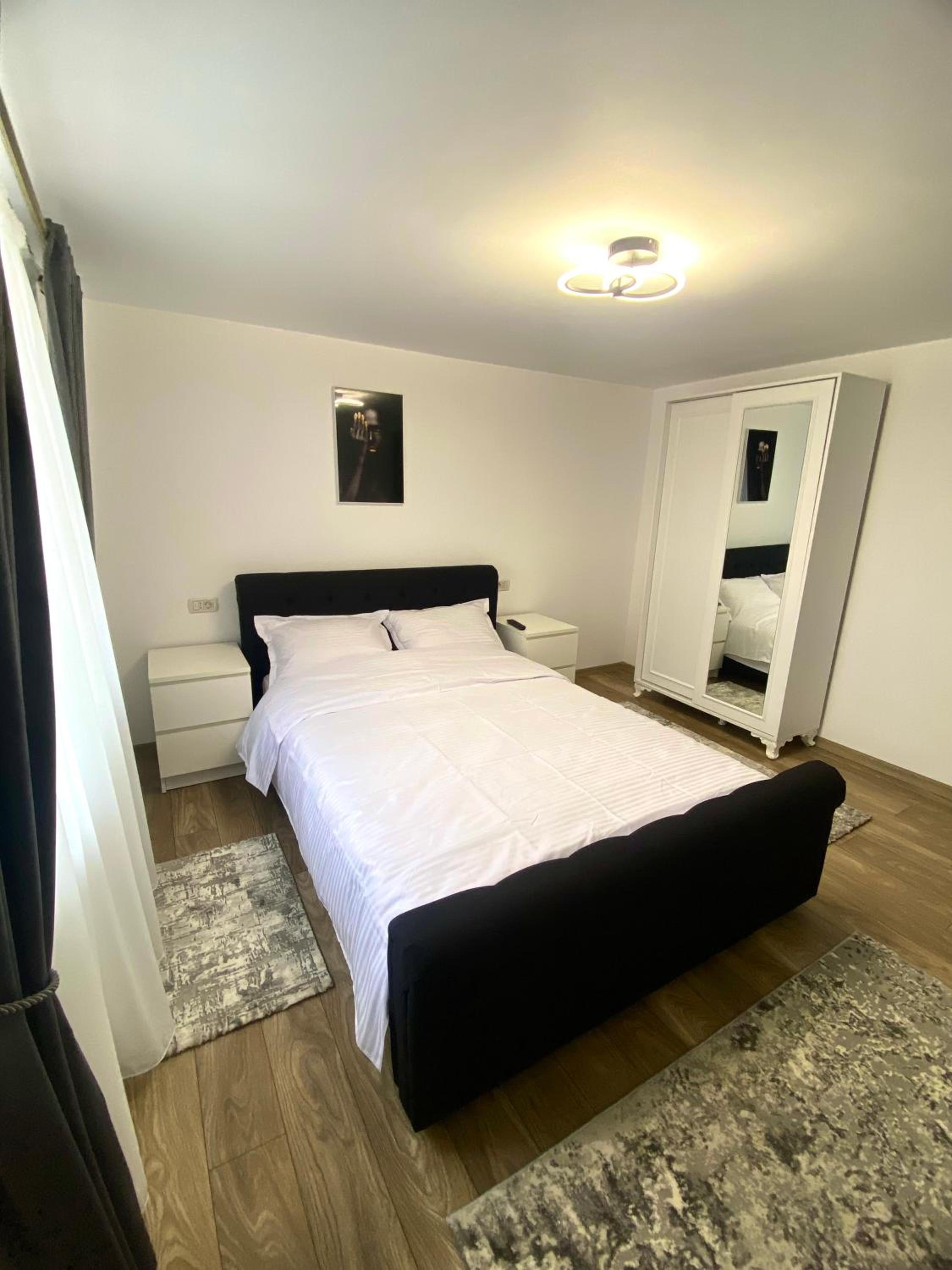 One-Bedroom Apartment photo 1