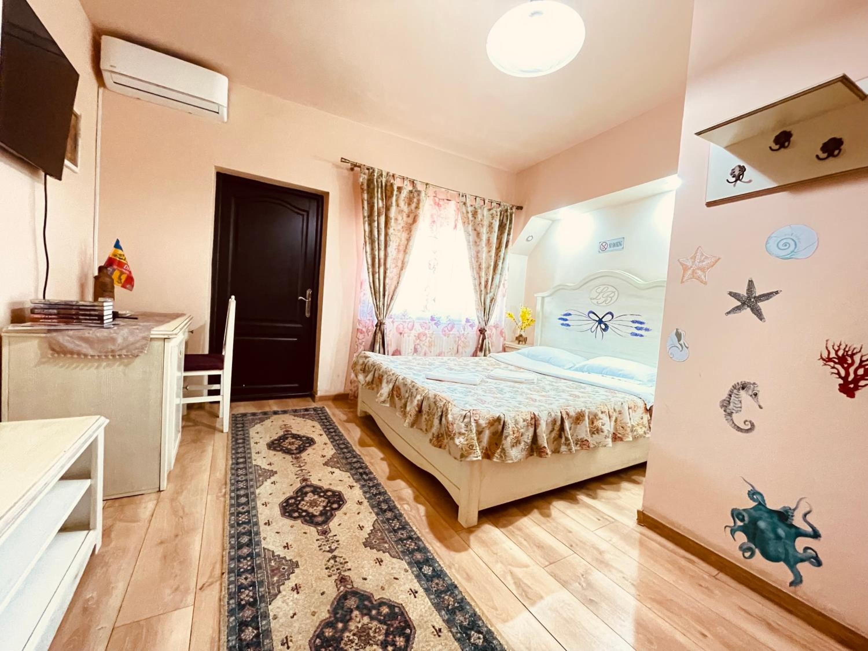 Double or Twin Room - Photo 2