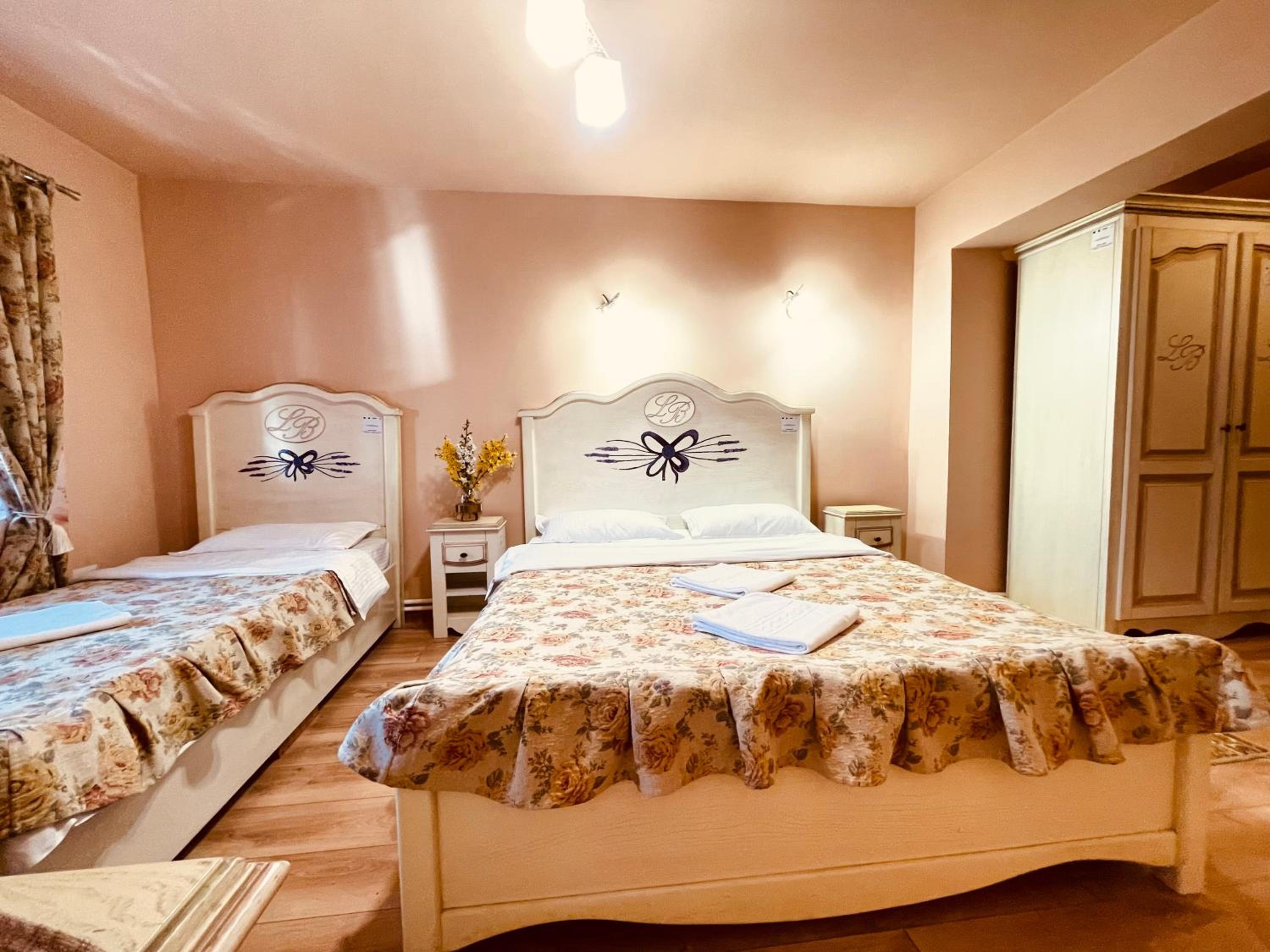 Luxury Triple Room - Photo 9