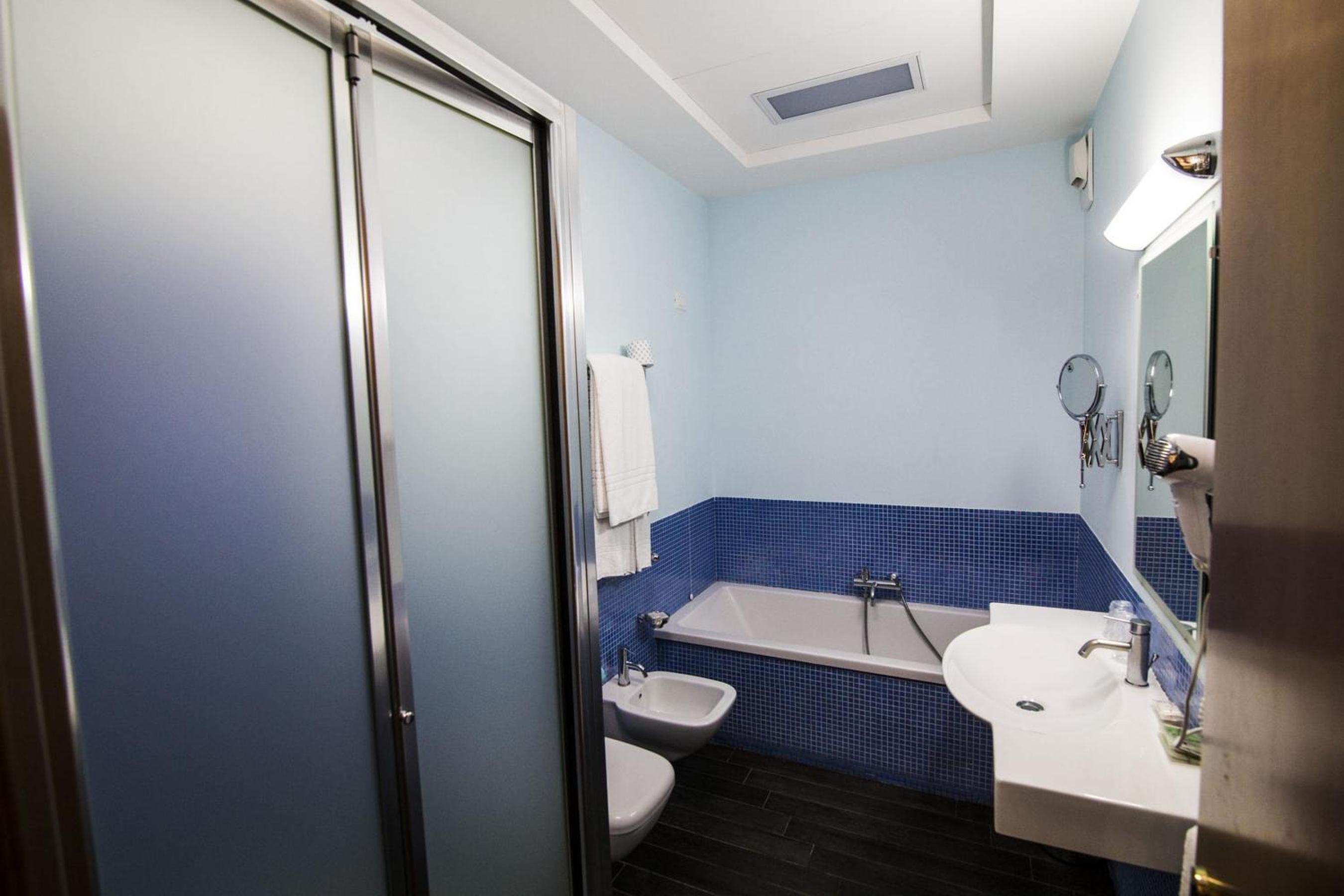 Superior Triple Room - Photo 4