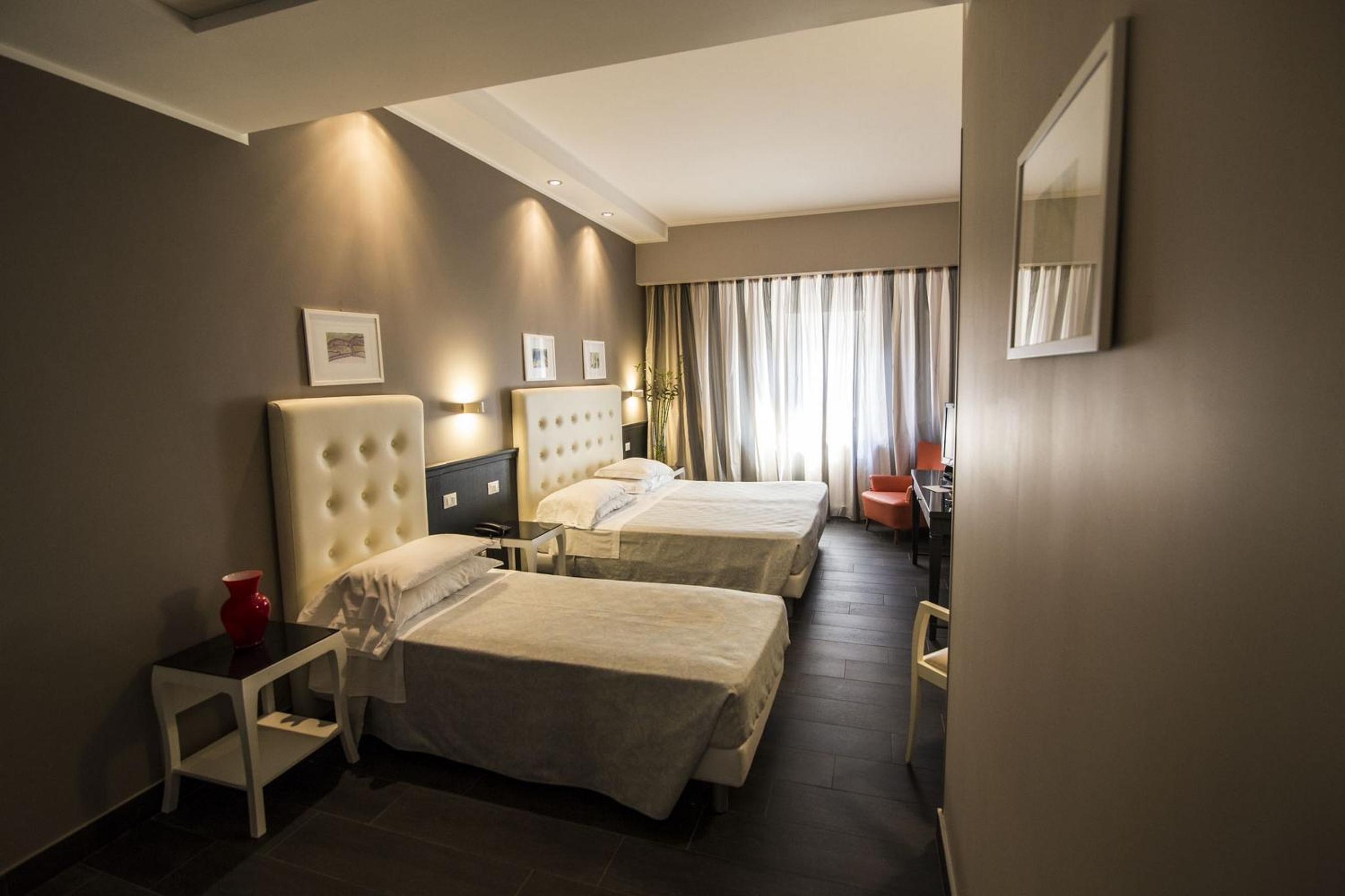 Superior Quadruple Room - Photo 4