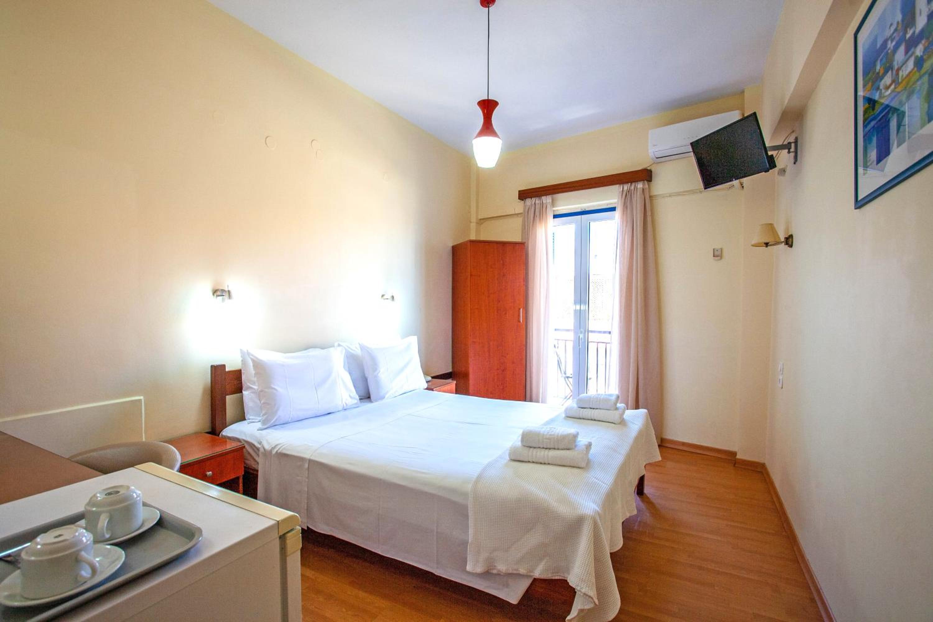 Double or Twin Room with Partial Sea View