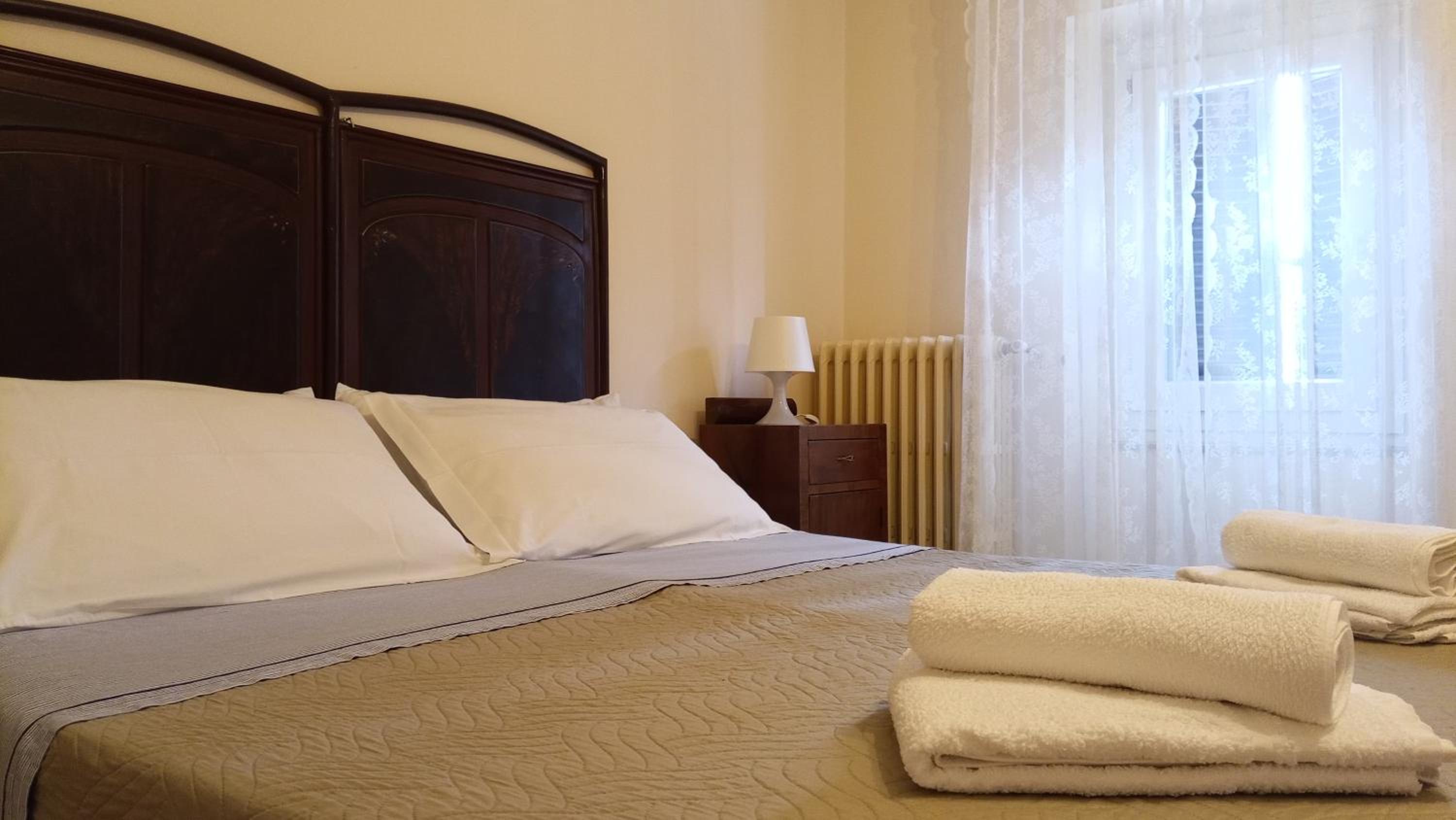 Standard Double Room - Photo 13