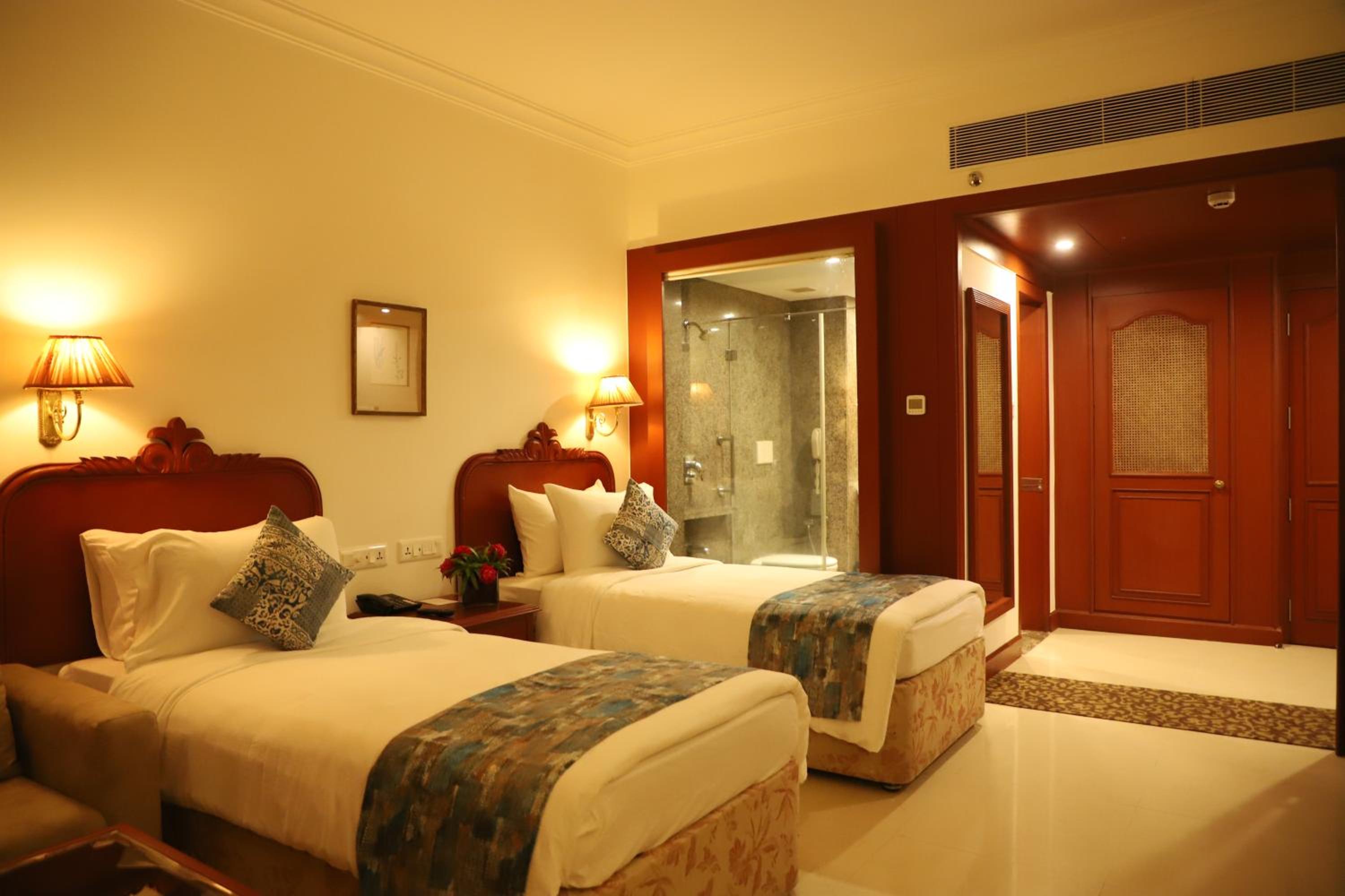 Deluxe Double or Twin Room photo 3