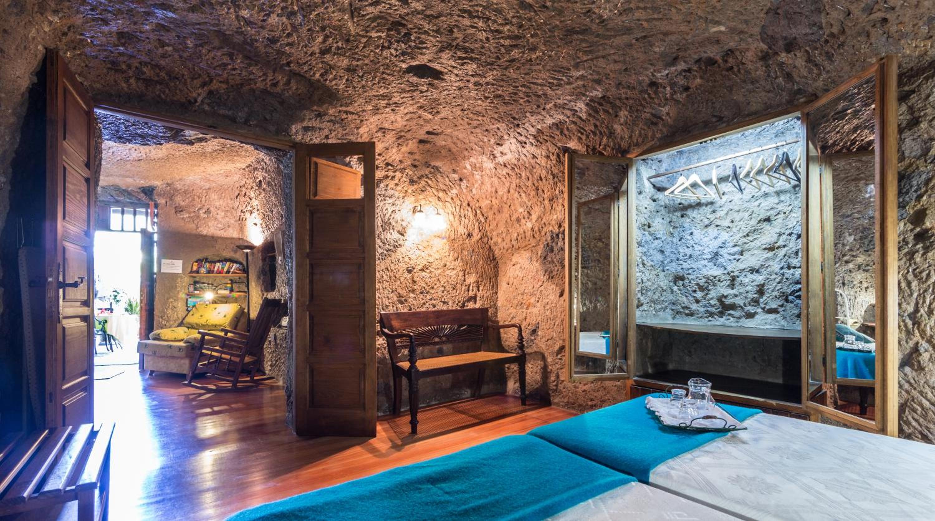 Two-Bedroom Cave (4 adults) photo 3