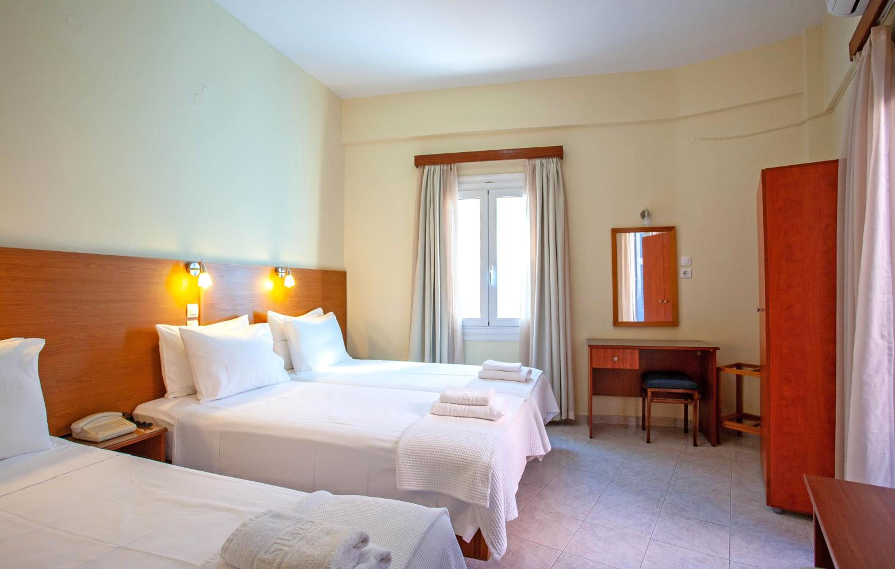 Economy Triple Room