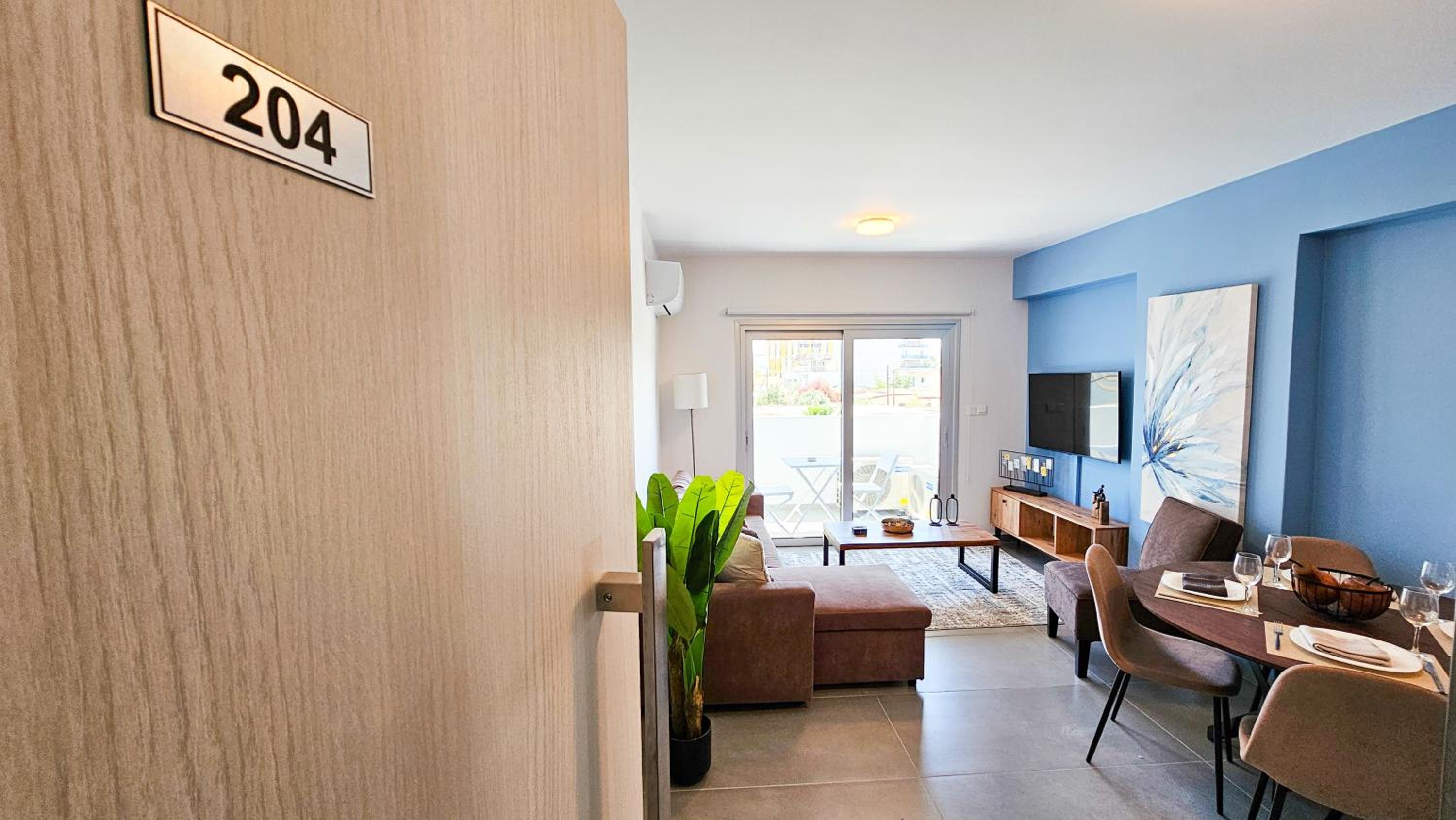 Apartment with Balcony photo 3