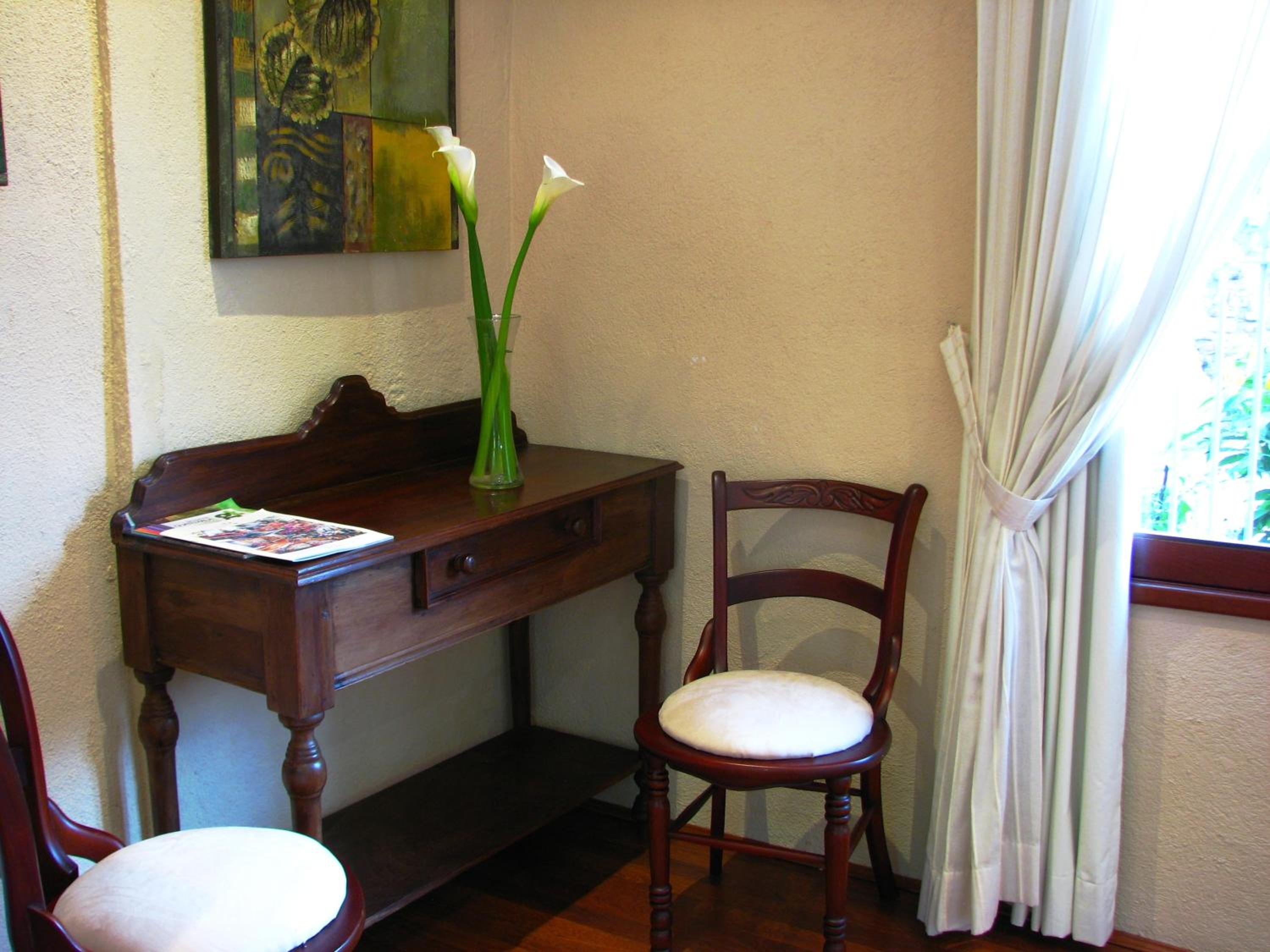 Deluxe King Suite photo 2