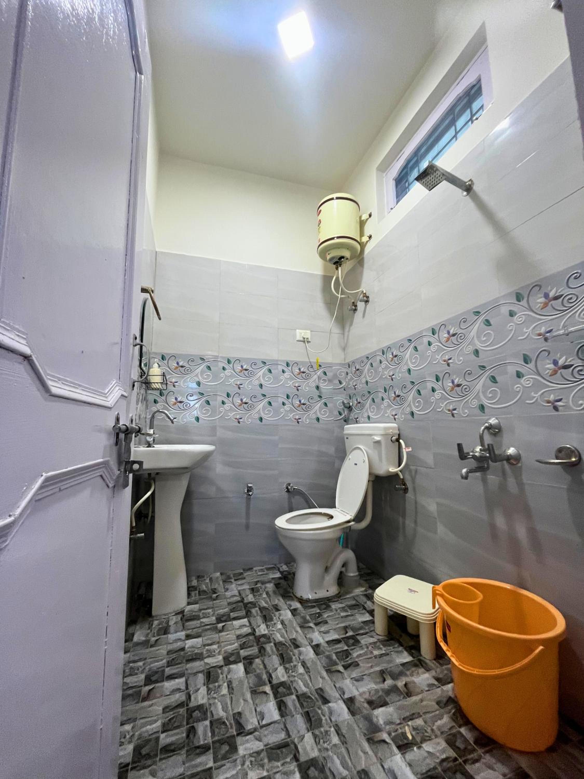 Double Room with Private Bathroom photo 3
