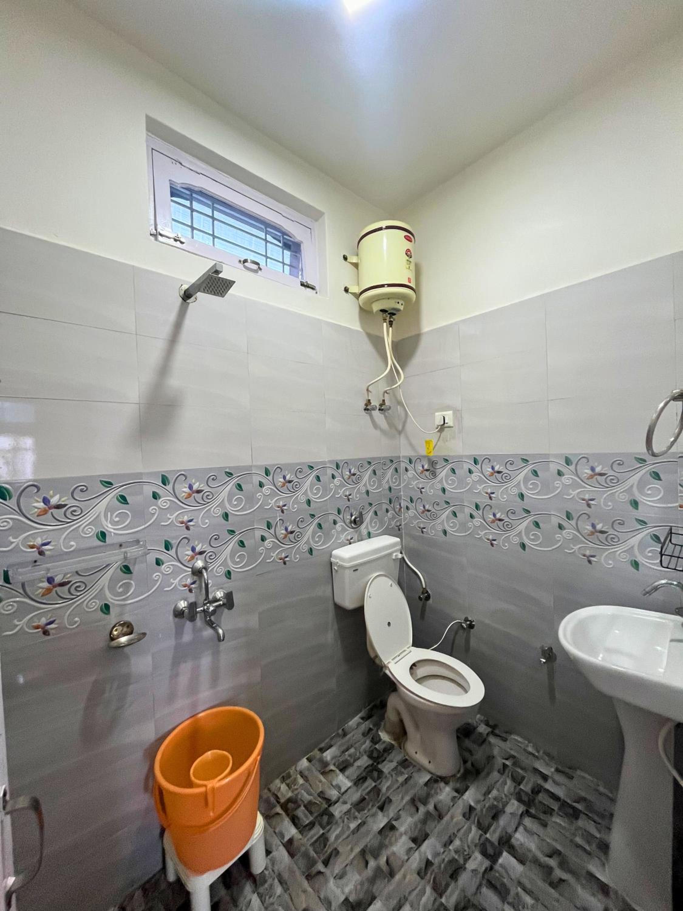 Double Room with Private Bathroom photo 2