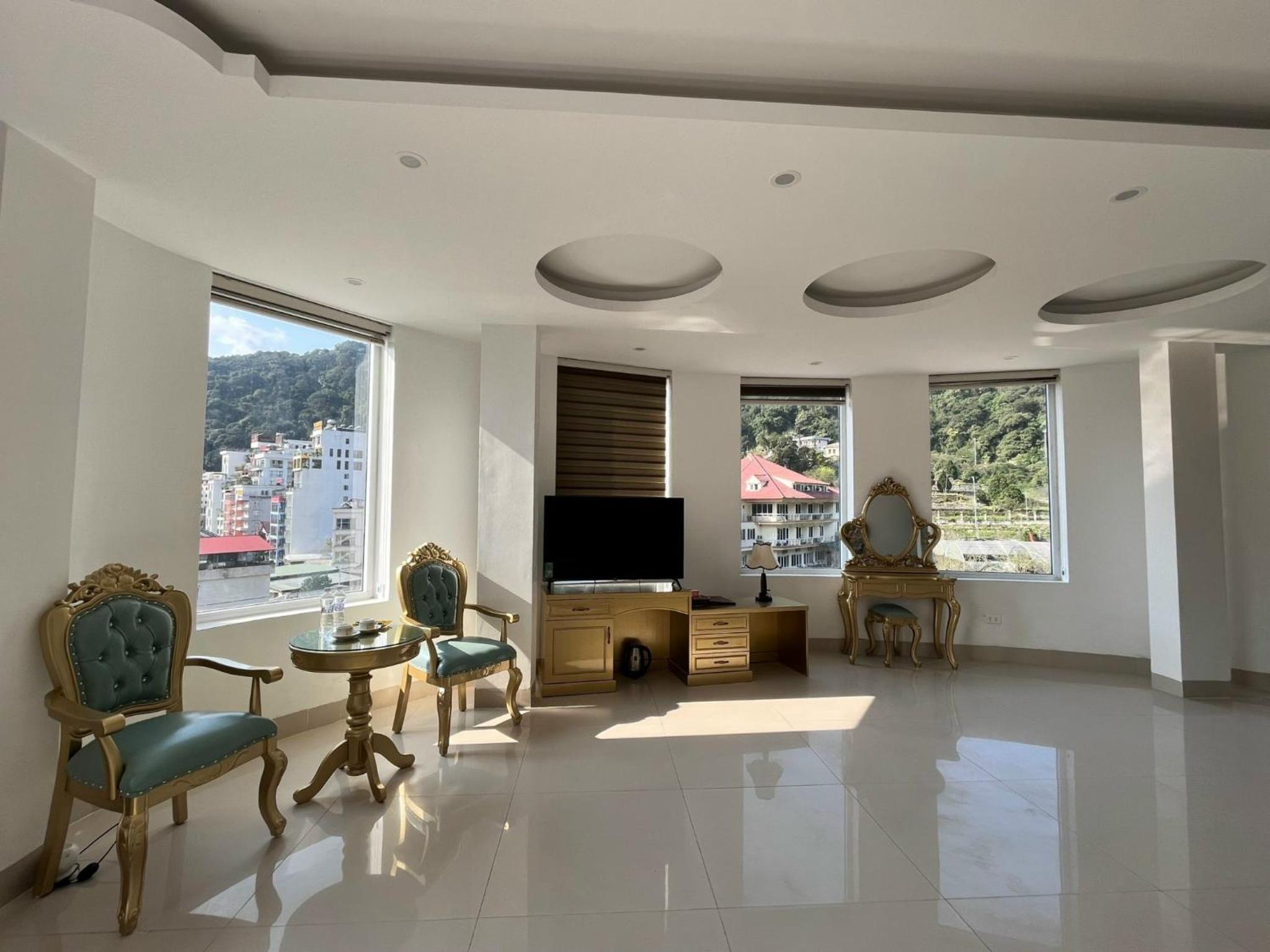 Double or Twin Room with Mountain View photo 2