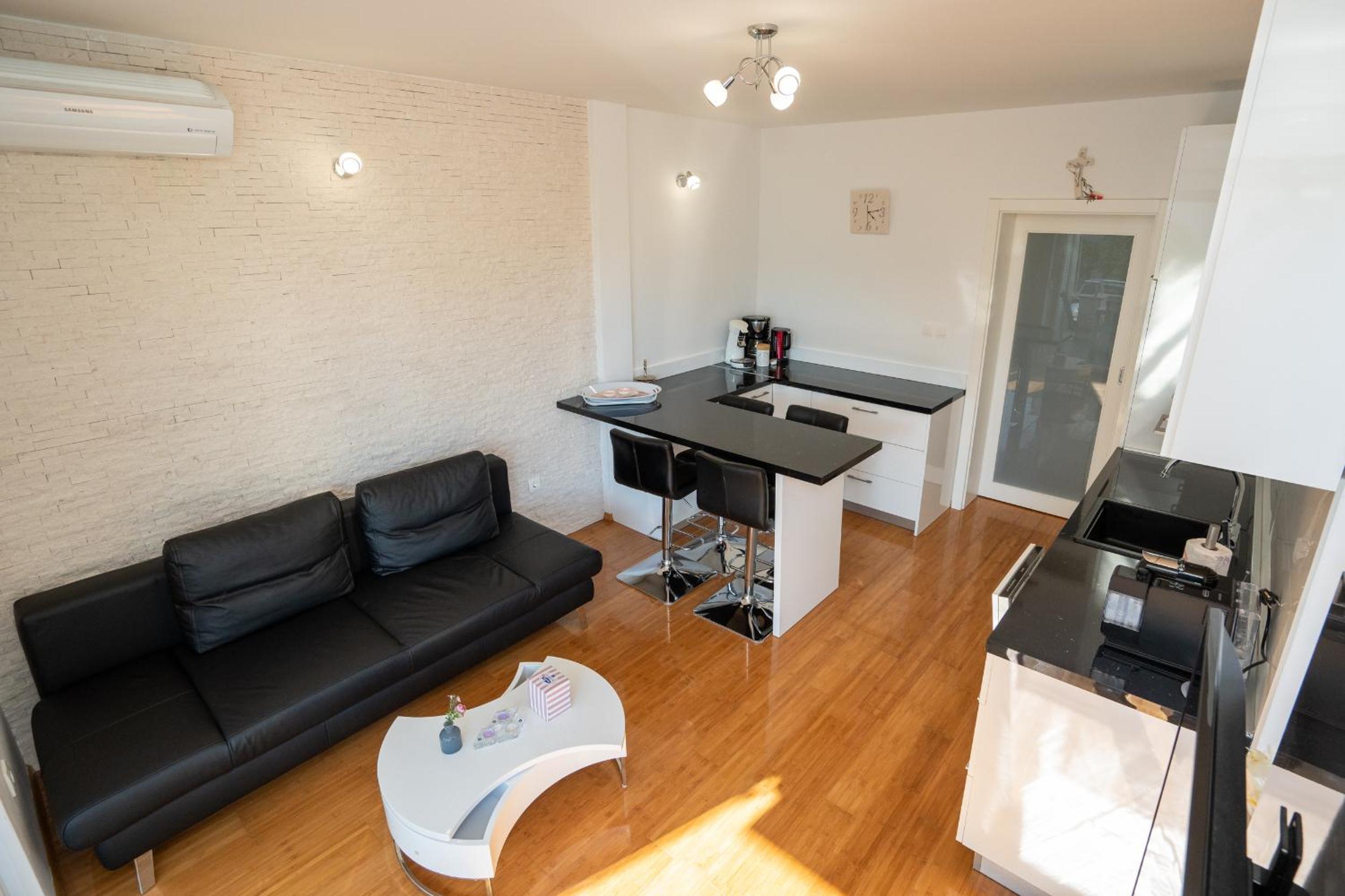 Apartment - Ground Floor photo 3