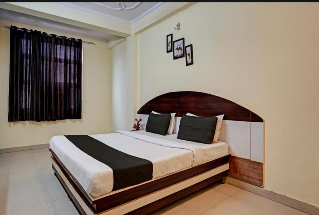 Deluxe Room - Photo 11