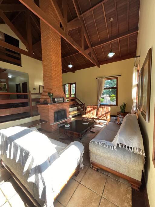 Six-Bedroom House photo 1