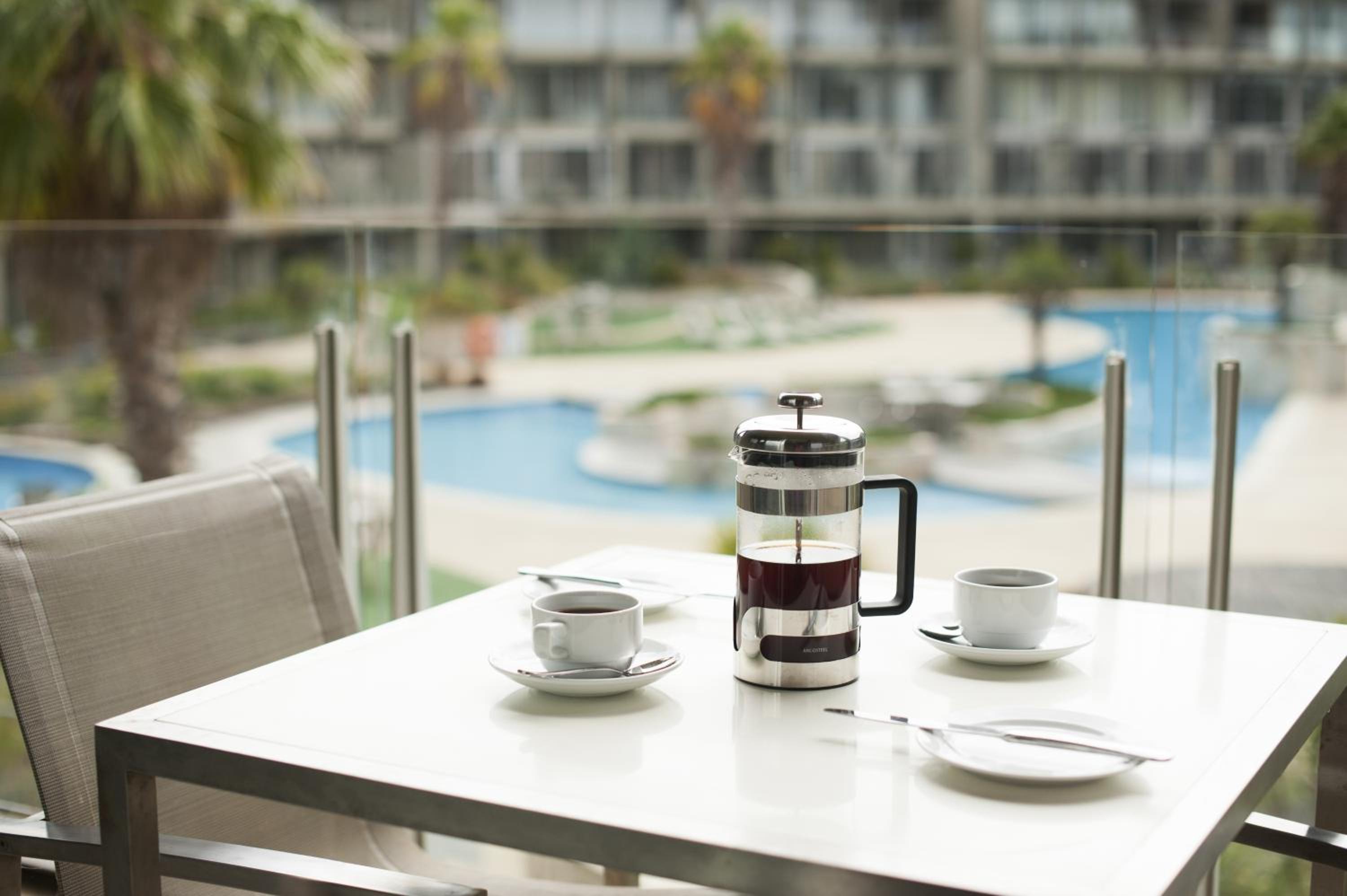 One-Bedroom Apartment with Pool View - Photo 4
