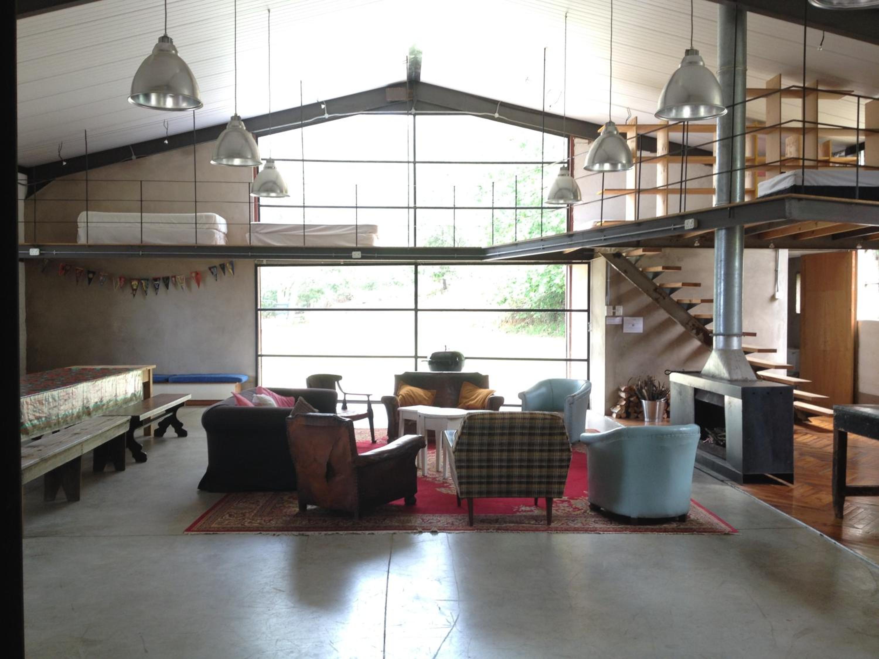 Five-Bedroom House photo 2