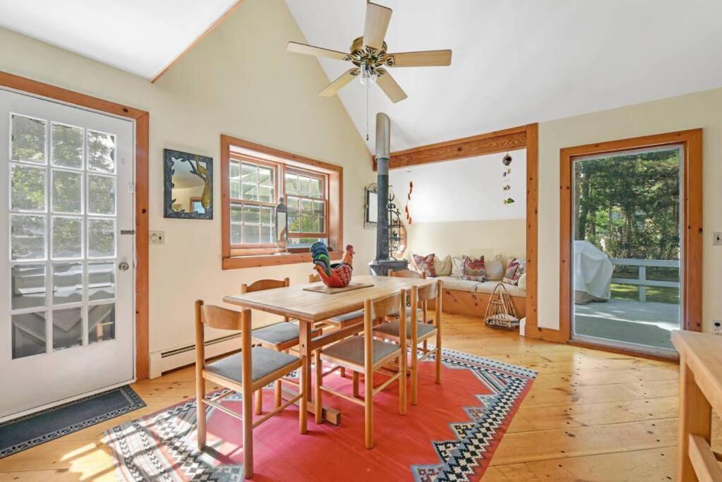 Three-Bedroom House photo 2
