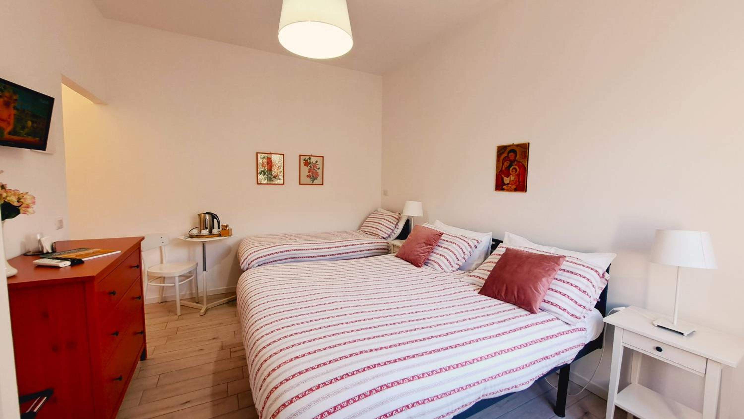 Triple Room with Private Bathroom photo 3