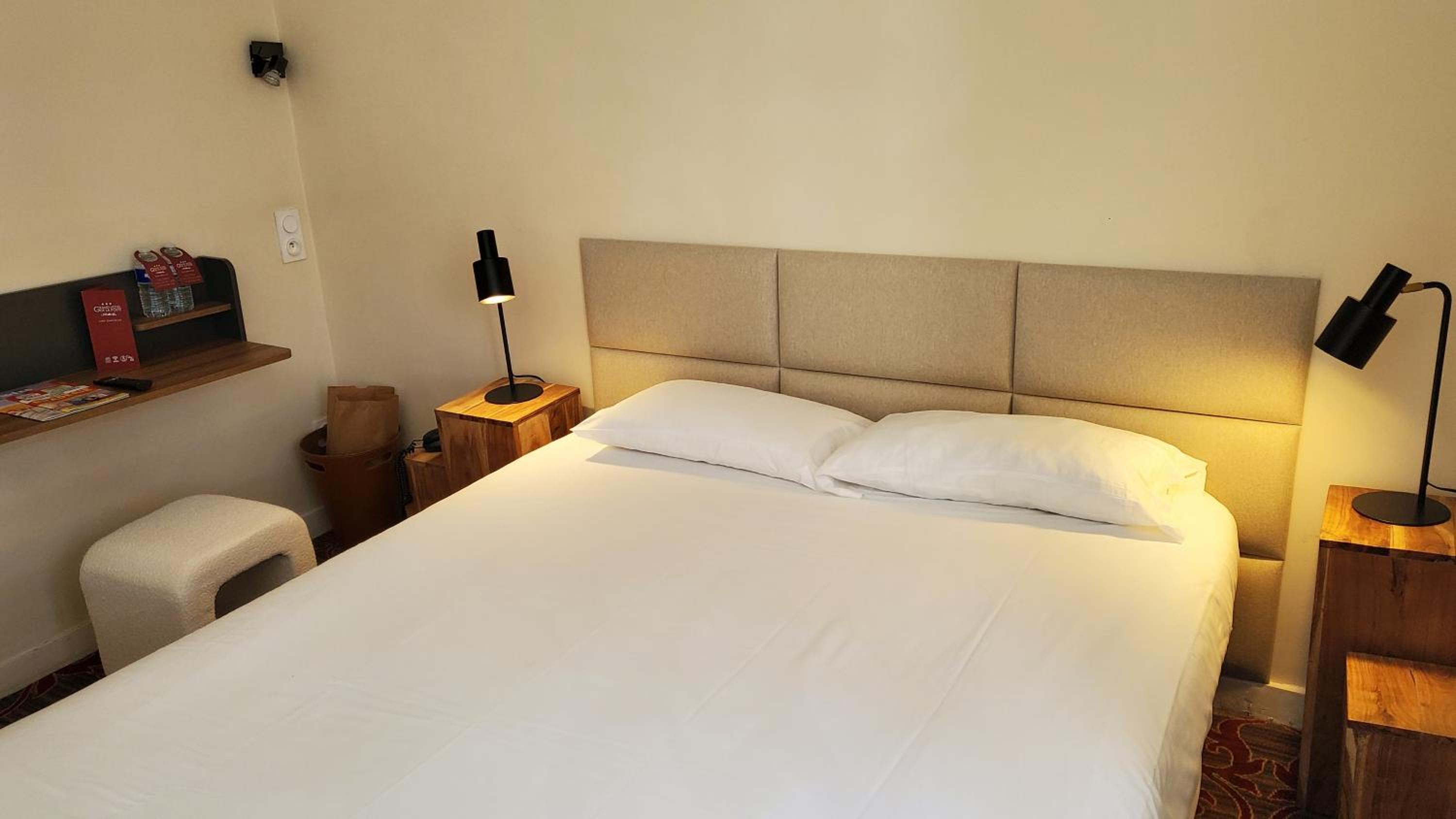 Standard Double Room - Photo 2