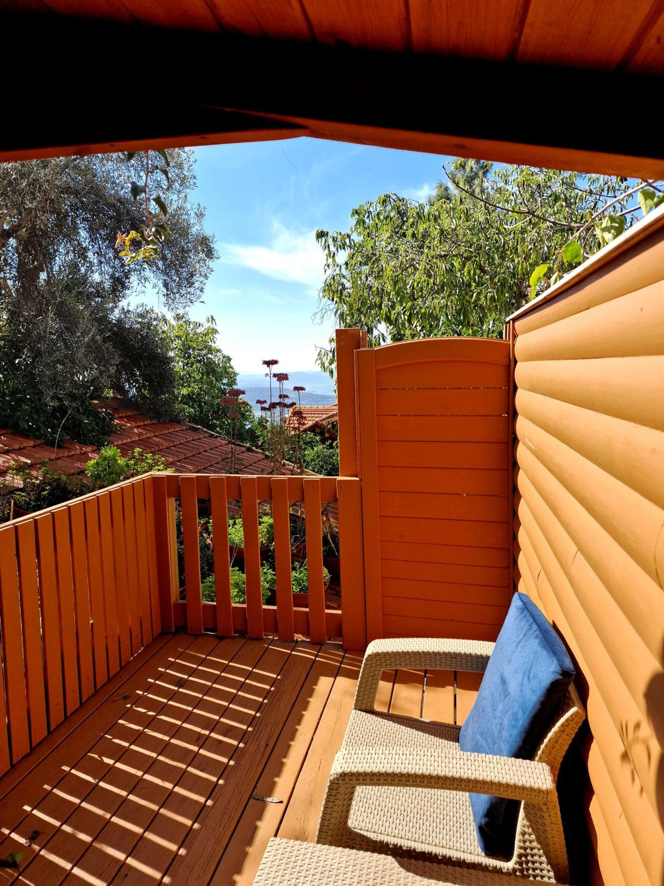 Comfort Double Room with Balcony (Ginat Egoz) - Photo 8
