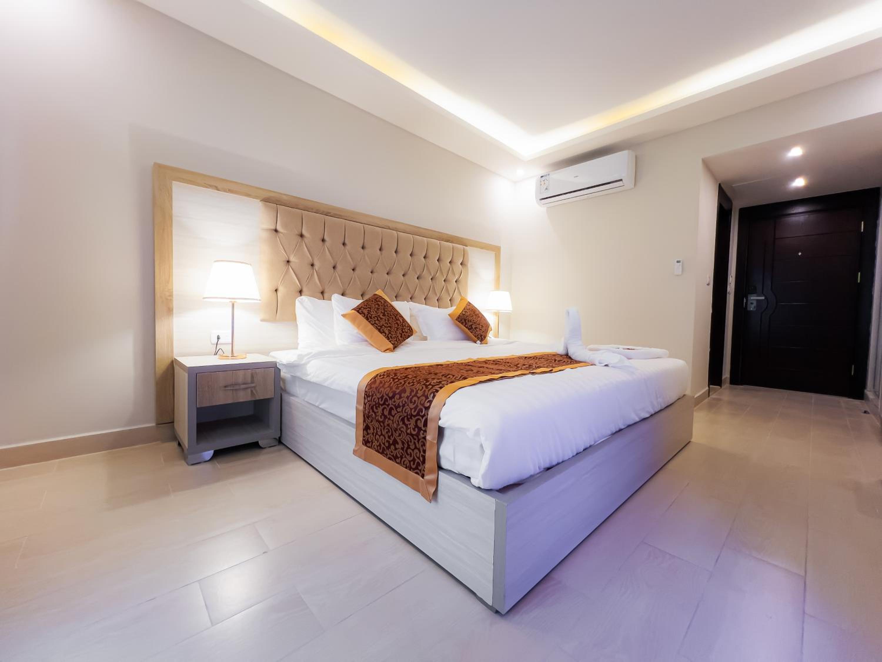 Deluxe Double Room - Photo 7