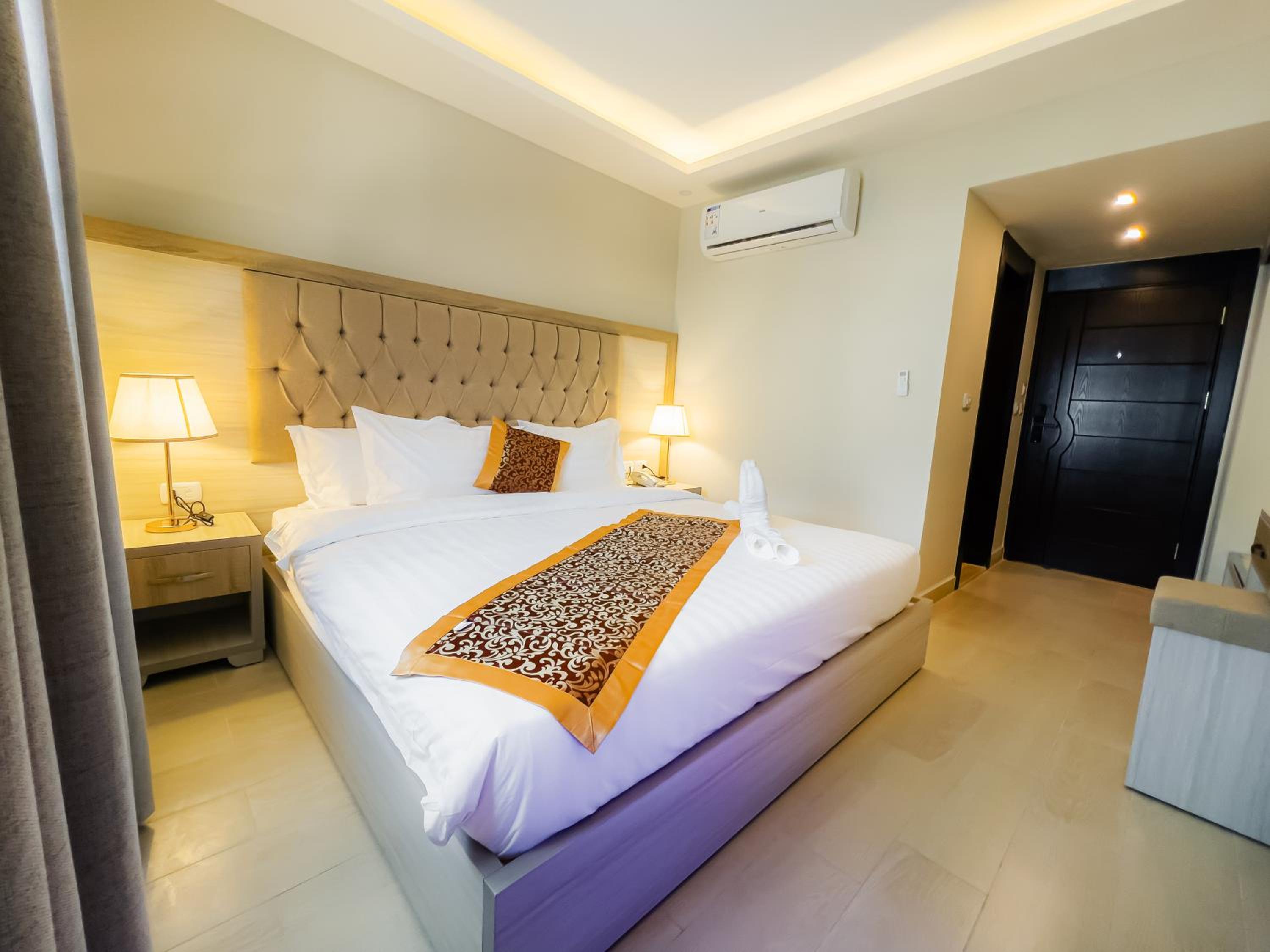 Deluxe Double Room - Photo 29