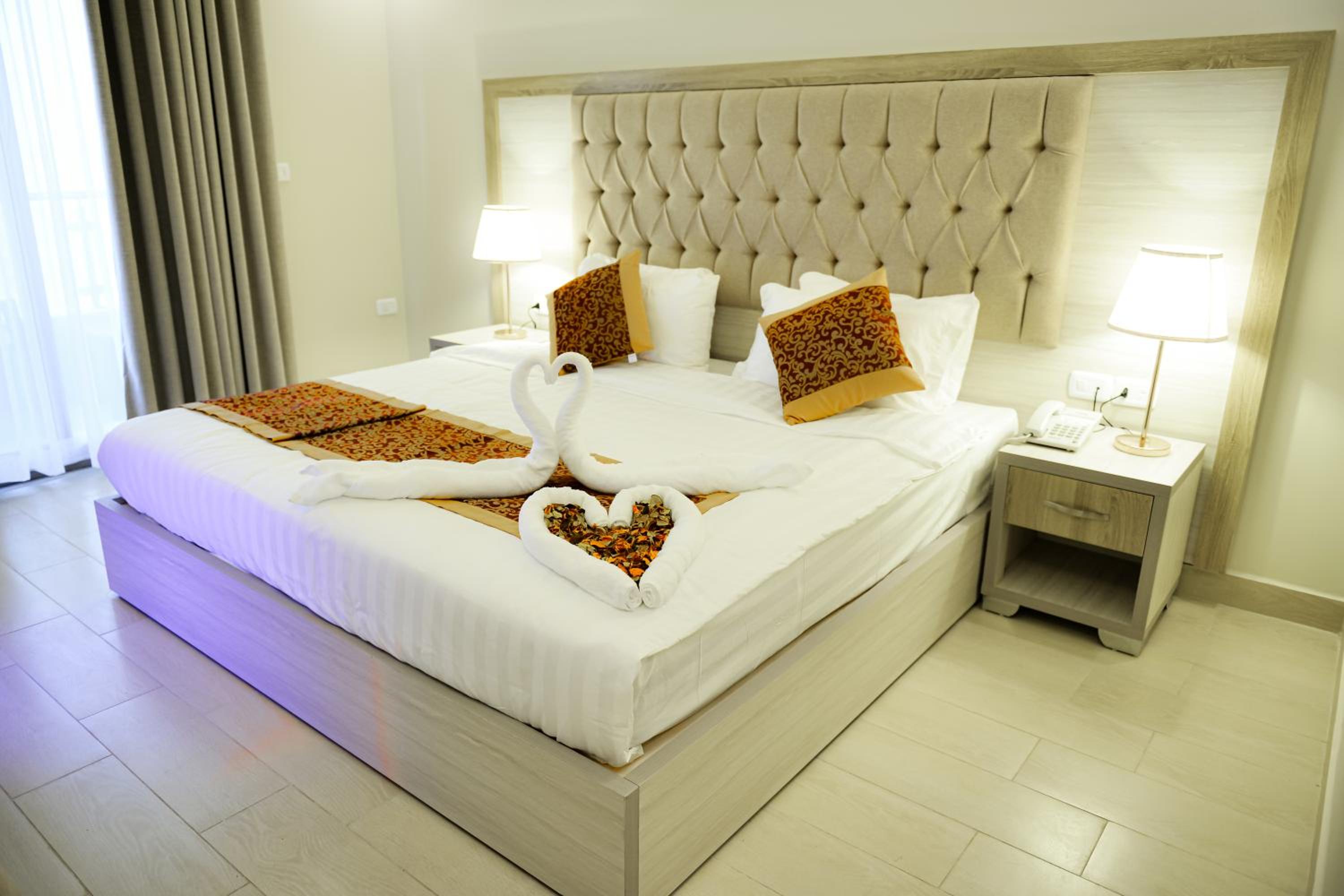 Deluxe Double Room - Photo 27