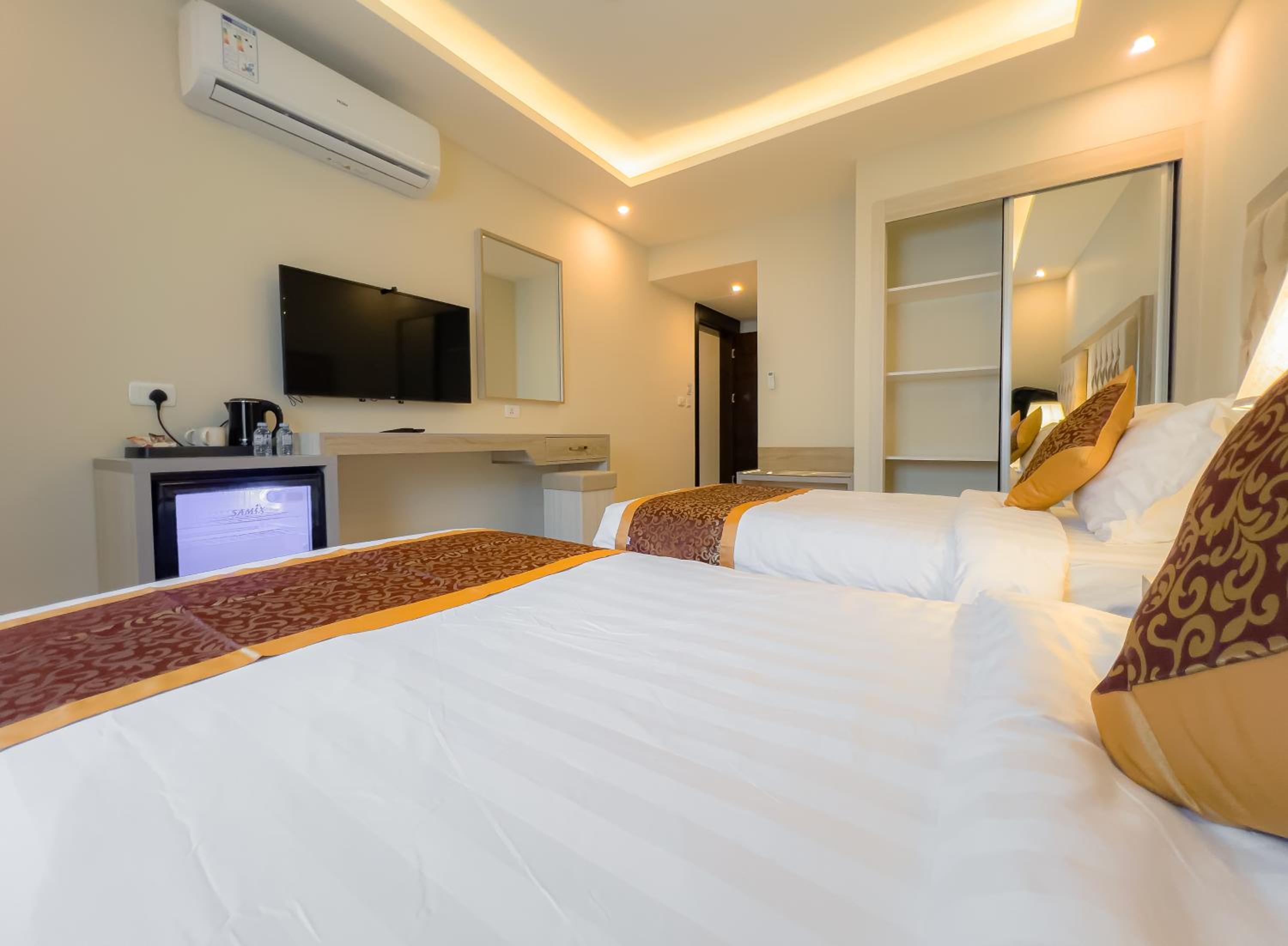 Deluxe Twin Room - Photo 1
