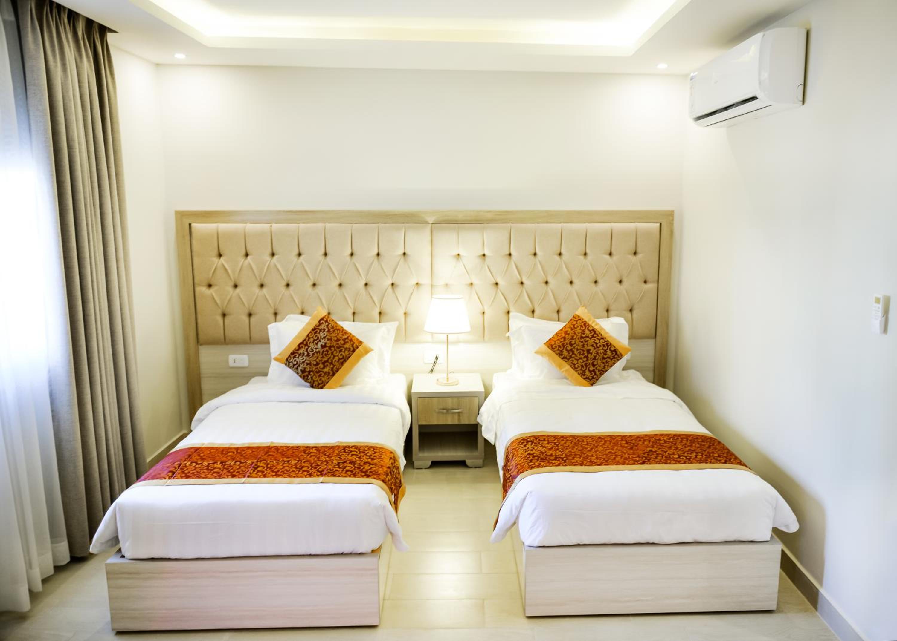 Deluxe Twin Room - Photo 7