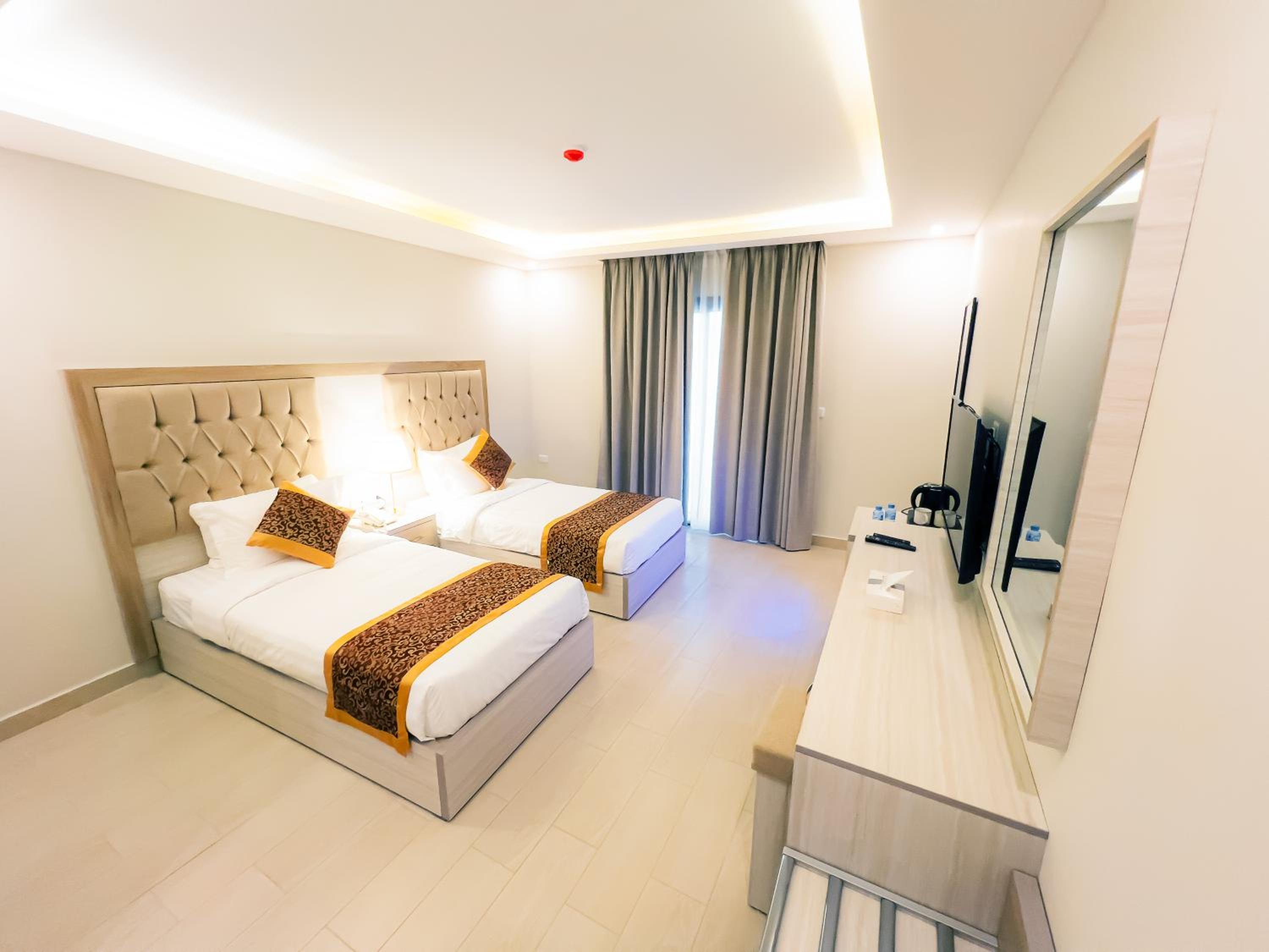 Deluxe Twin Room - Photo 8