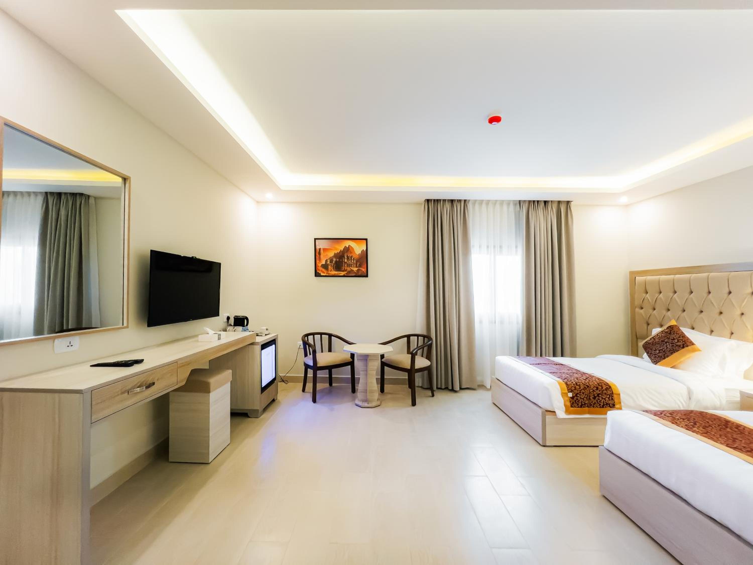 Deluxe Twin Room - Photo 16