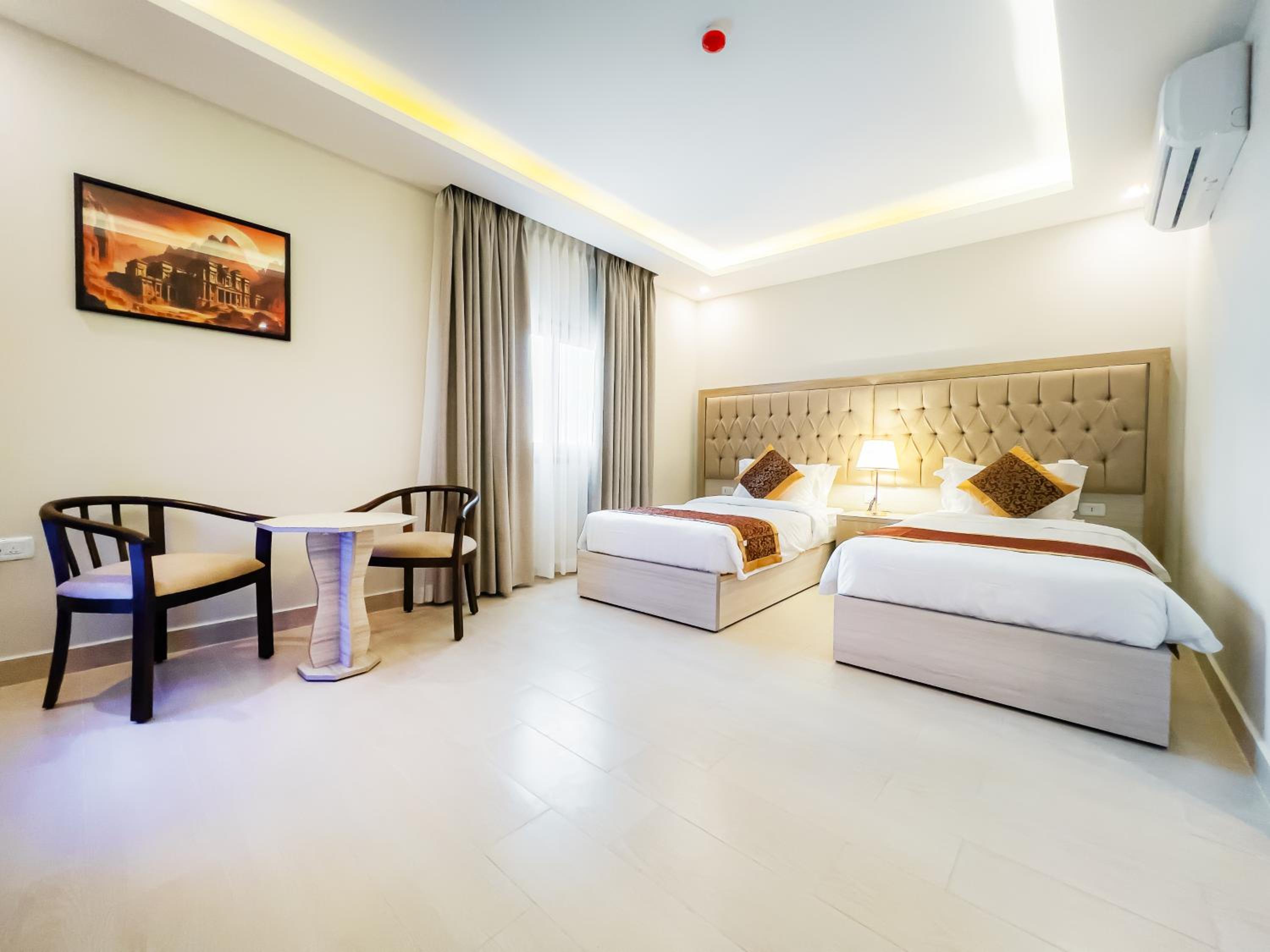 Deluxe Twin Room - Photo 17