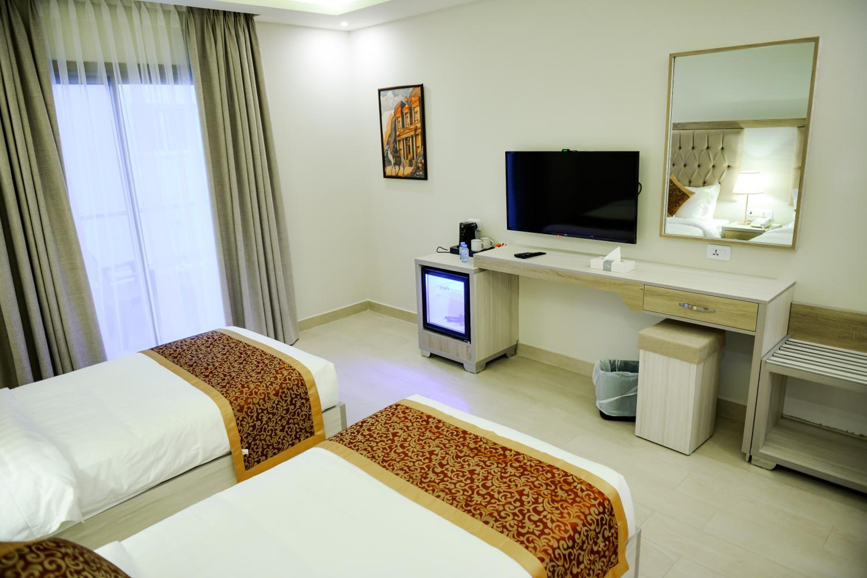 Deluxe Twin Room - Photo 32