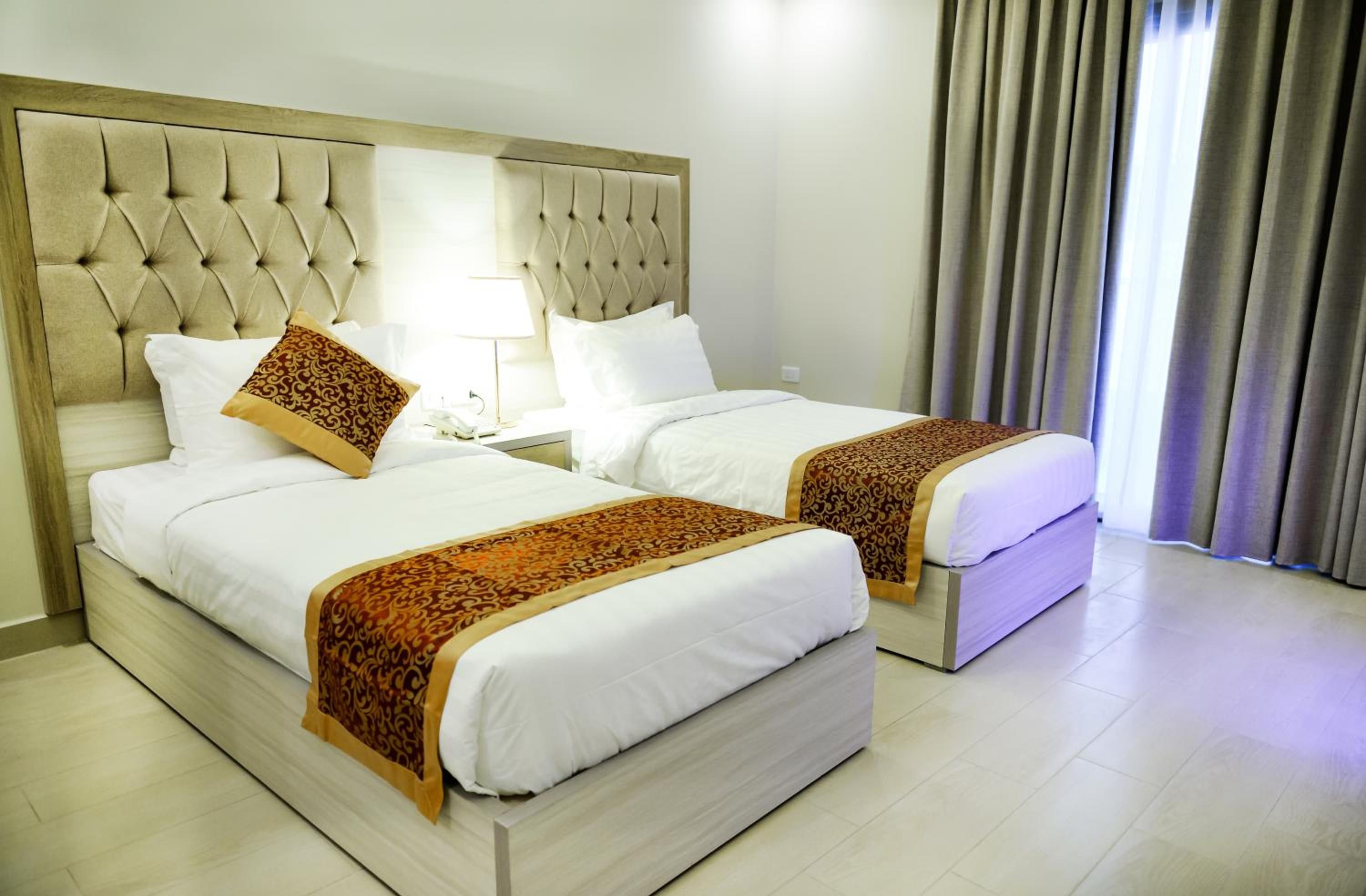 Deluxe Twin Room - Photo 33