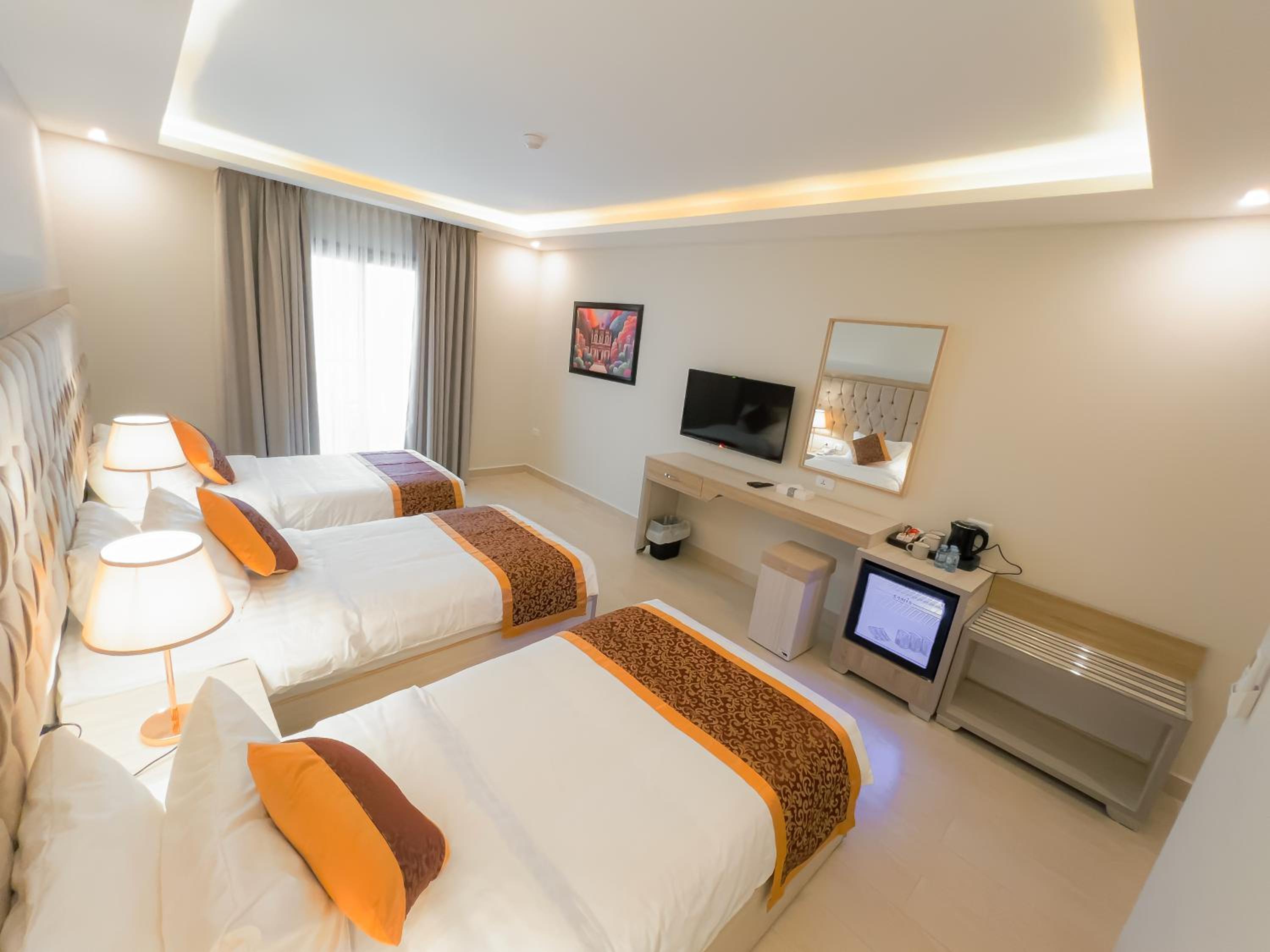 Deluxe Triple Room - Photo 1